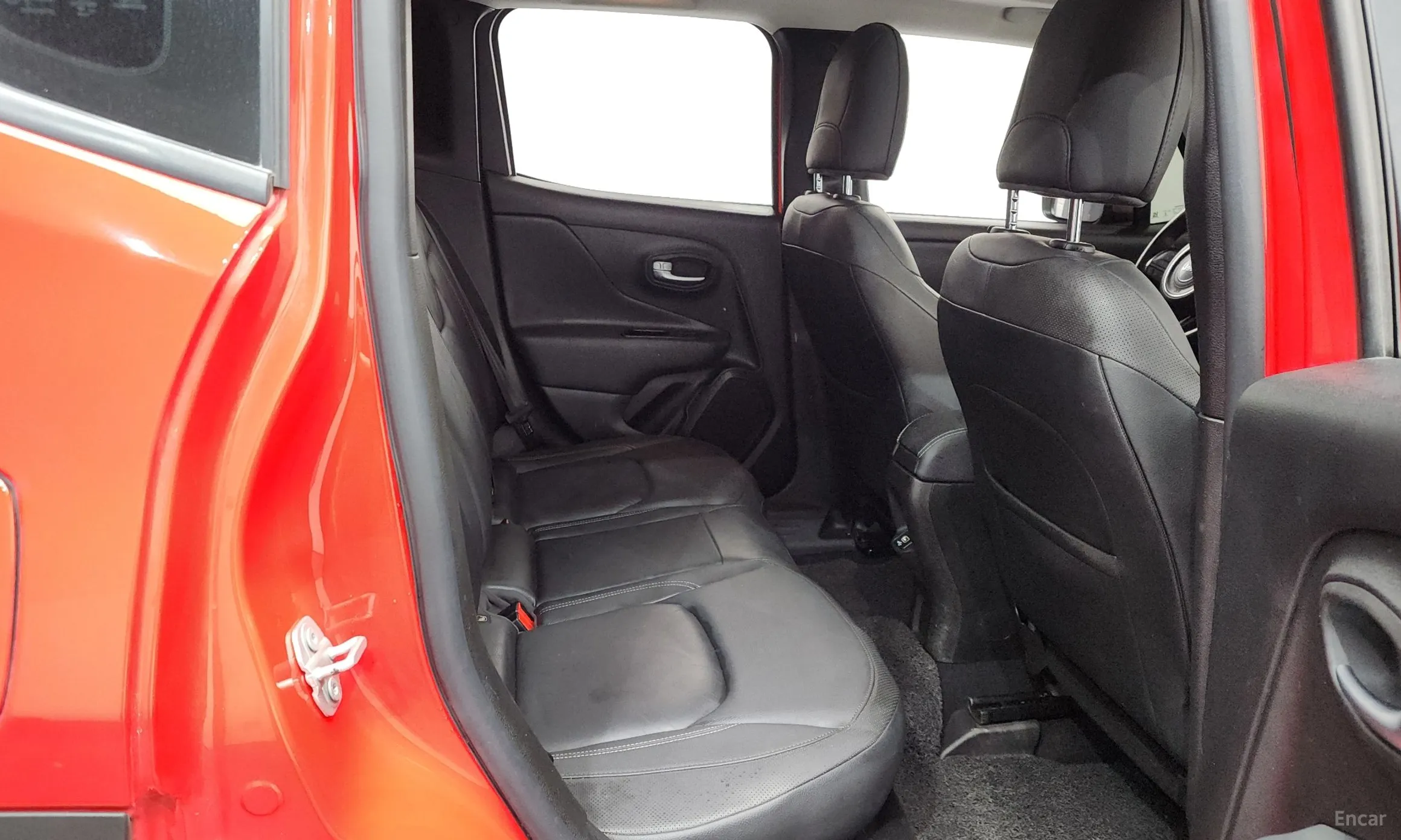 Jeep Renegade превью 12