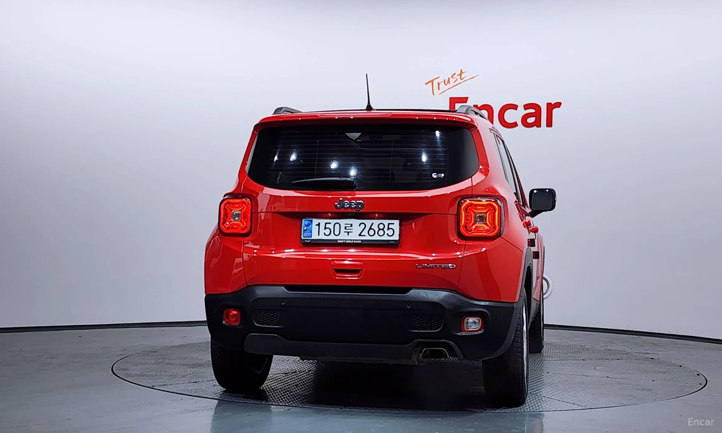 Jeep Renegade превью 4