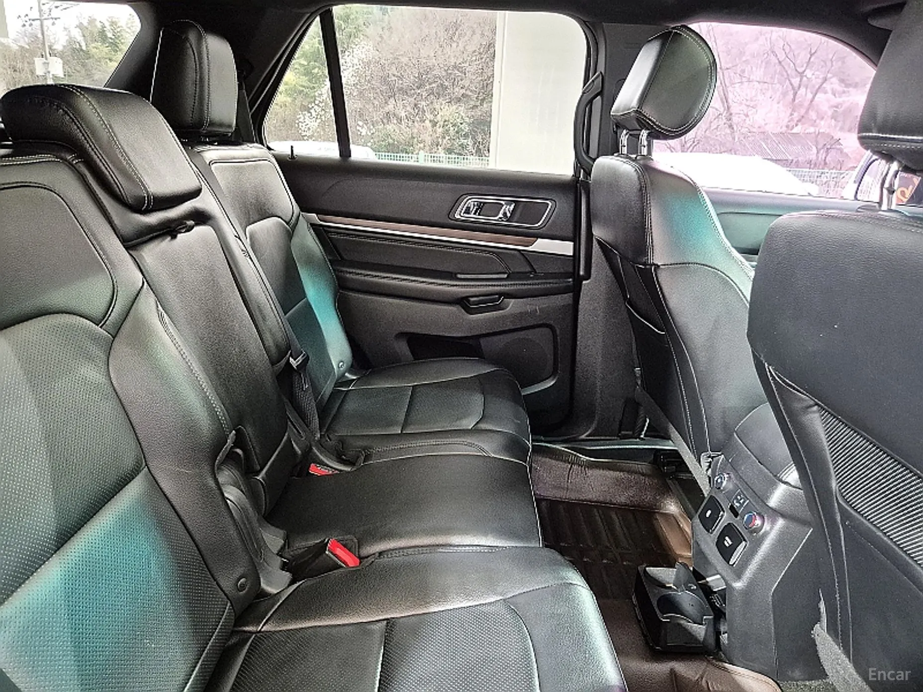 Ford Explorer превью 11