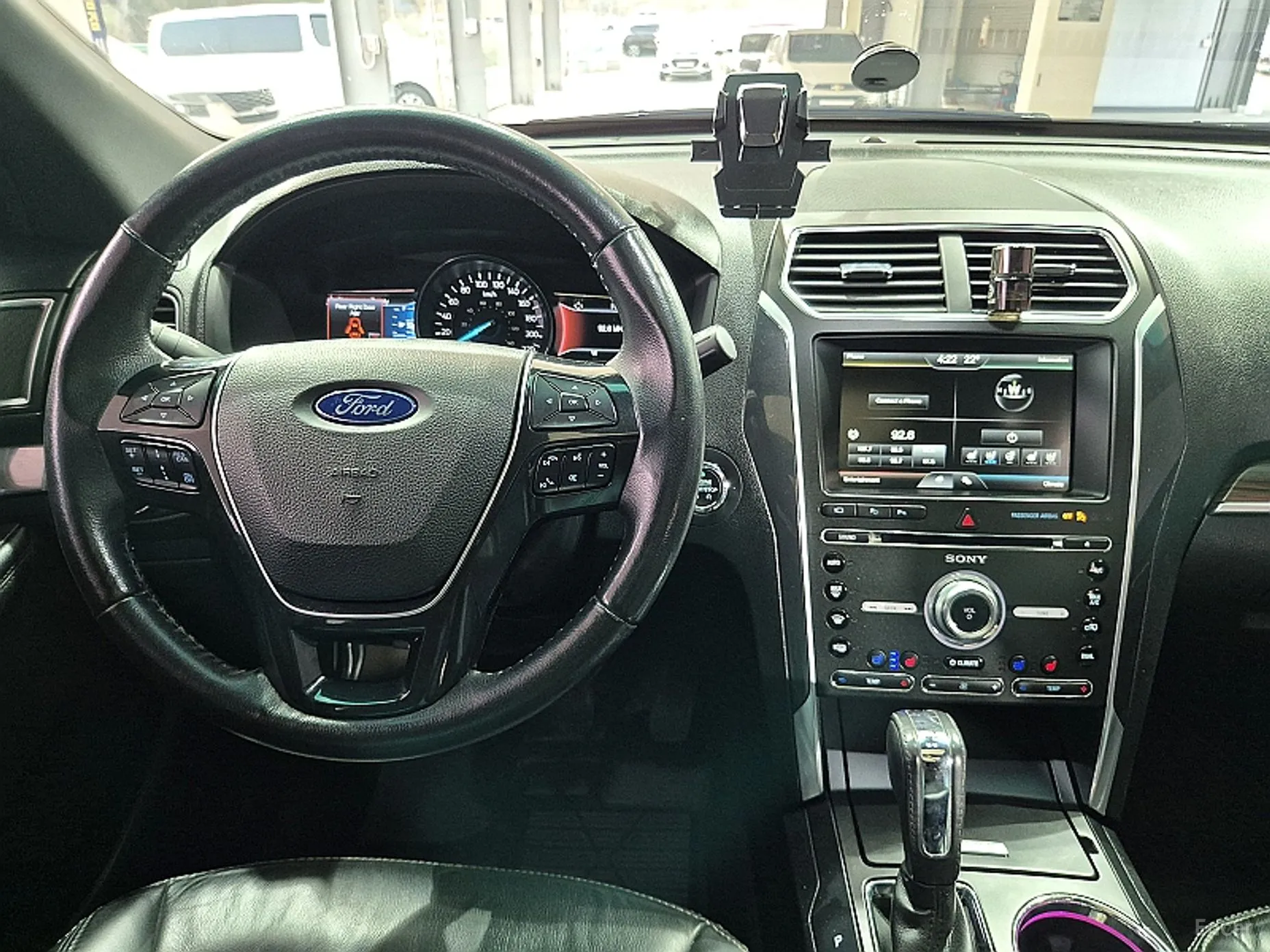 Ford Explorer превью 12