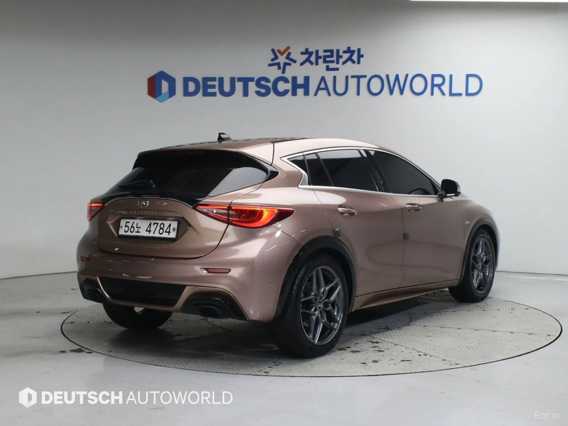 Infiniti Q30