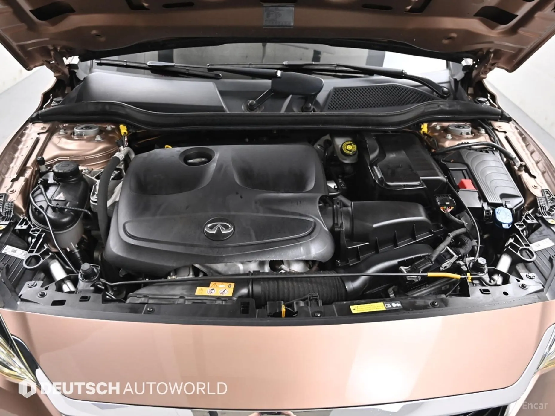 Infiniti Q30 превью 6
