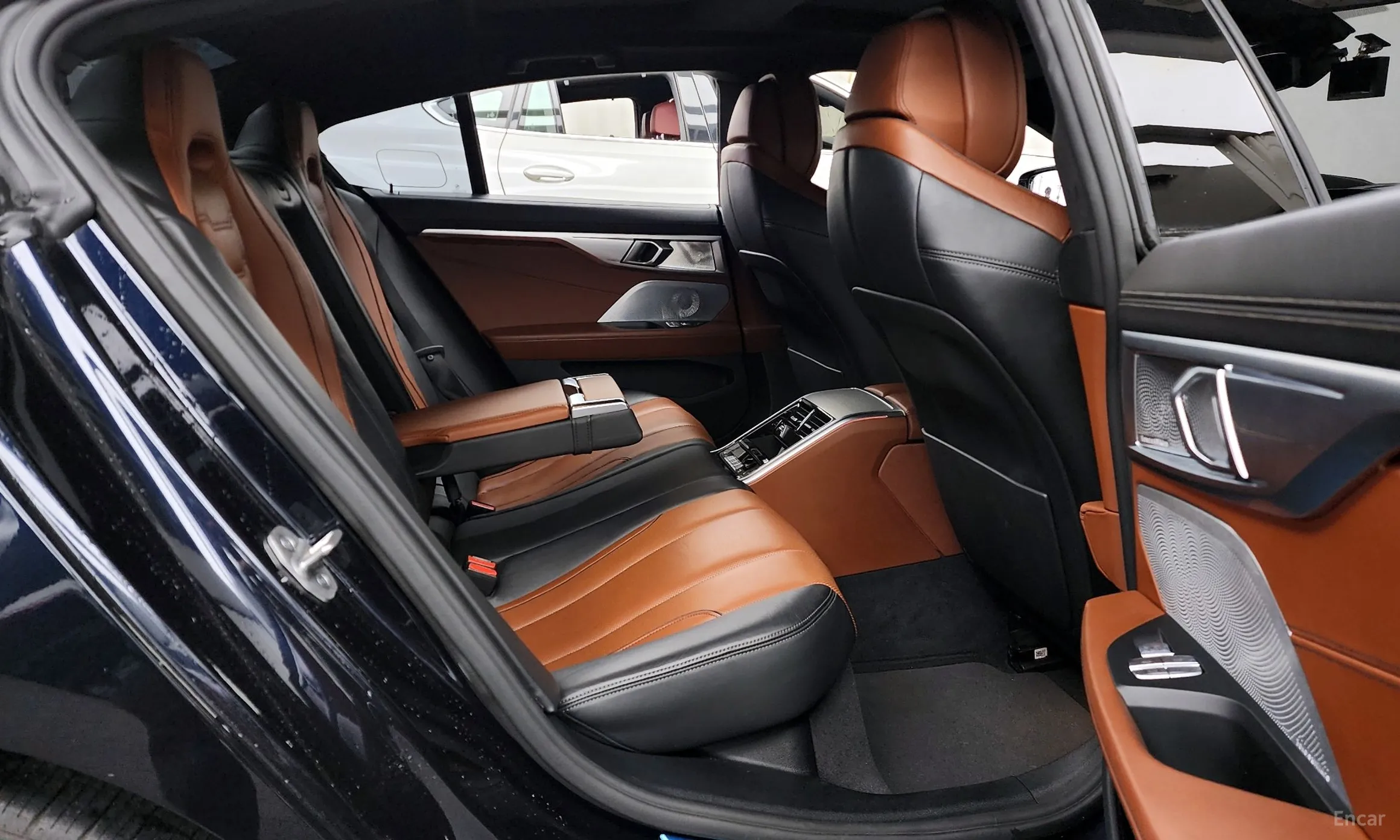 BMW 8-series (G15) превью 12