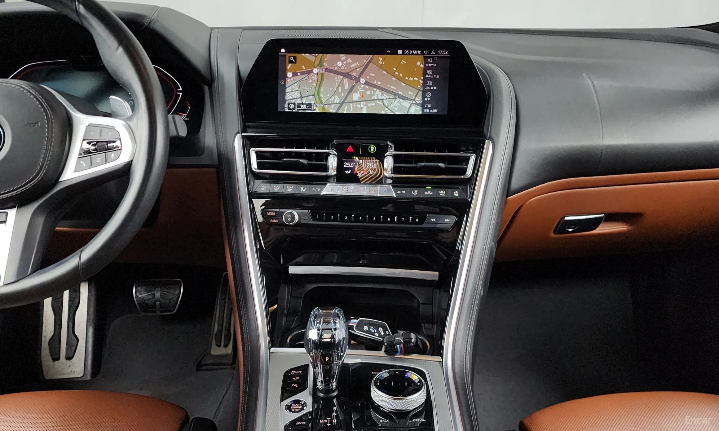 BMW 8-series (G15) превью 14