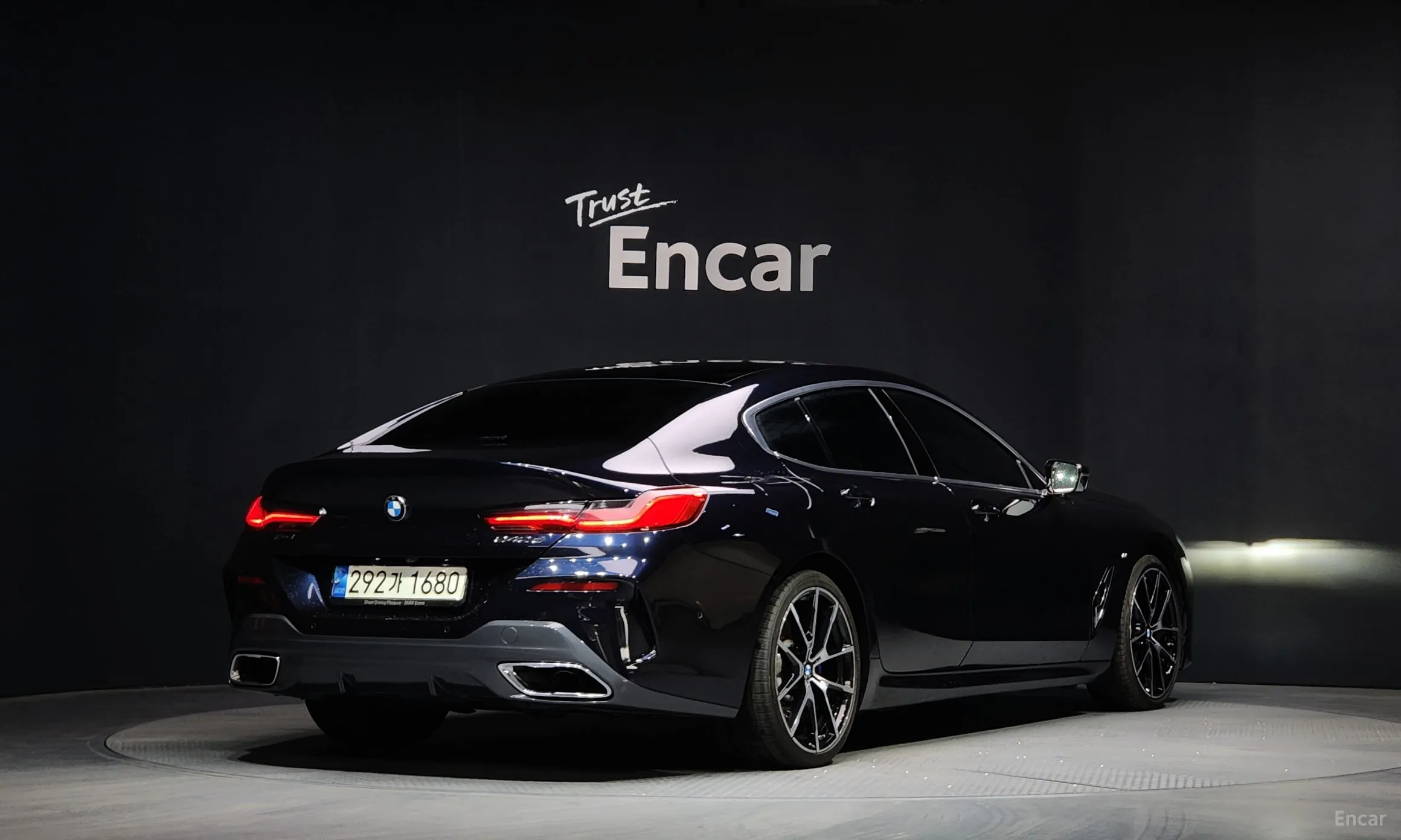 BMW 8-series (G15)