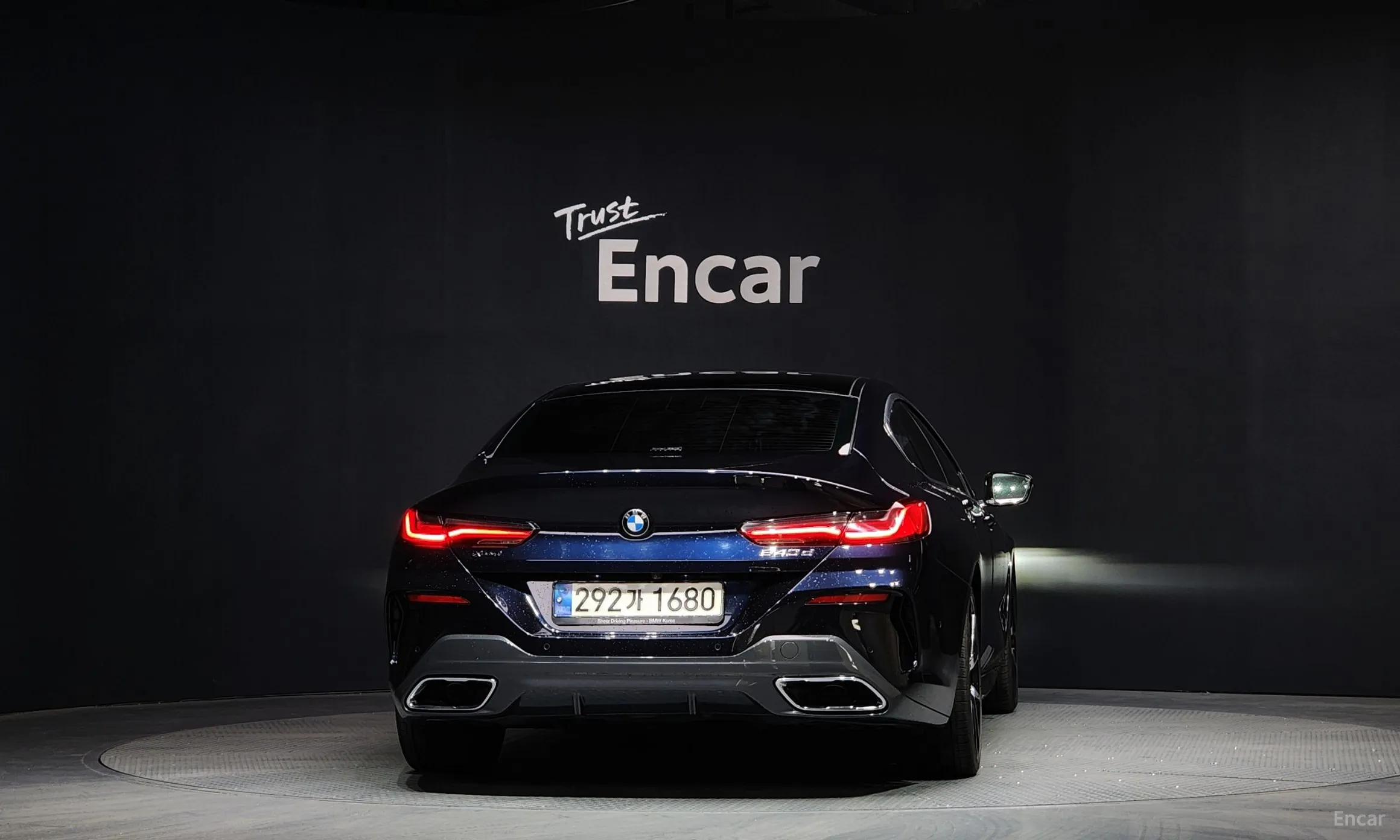 BMW 8-series (G15) превью 4