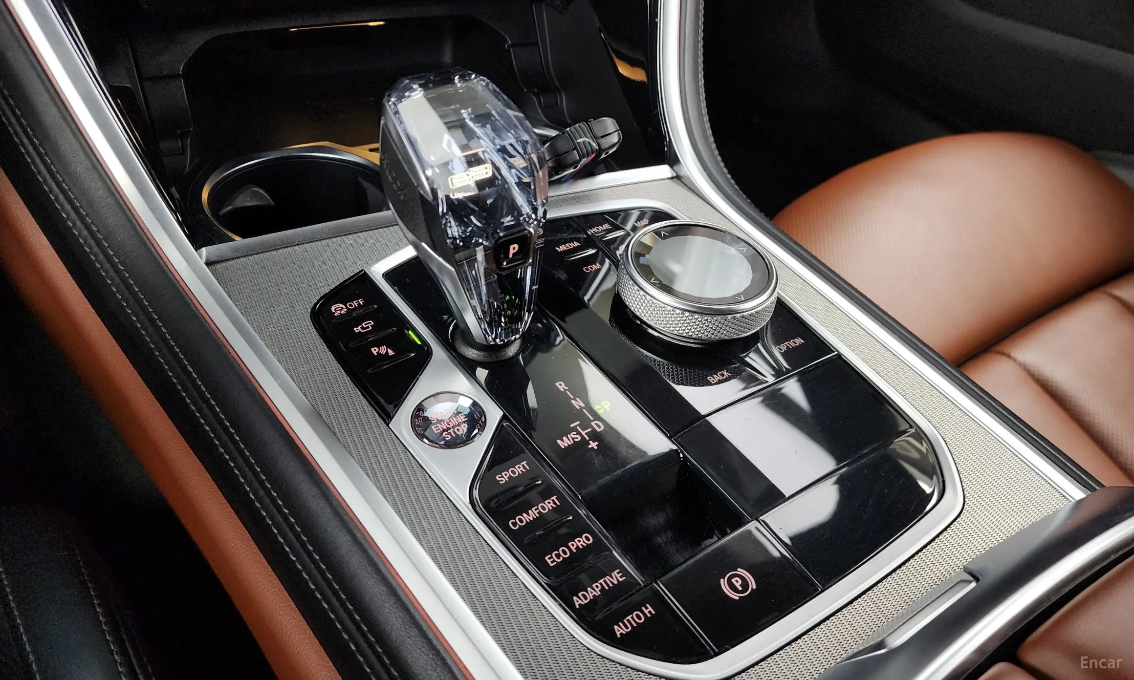BMW 8-series (G15) превью 9