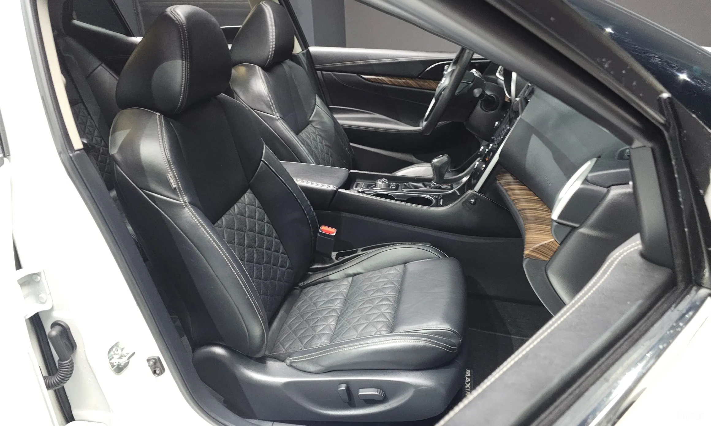 Nissan Maxima (A36) превью 10