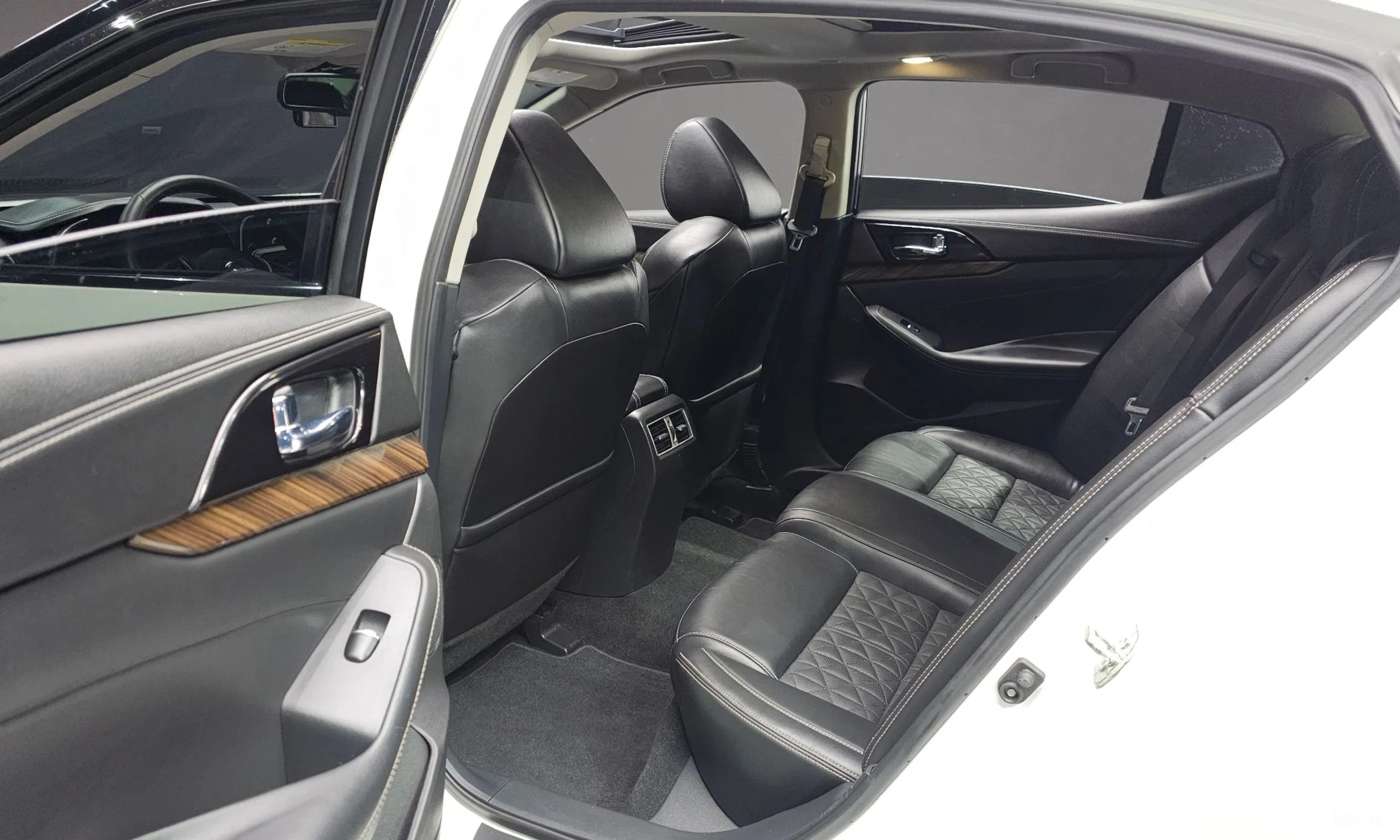 Nissan Maxima (A36) превью 12