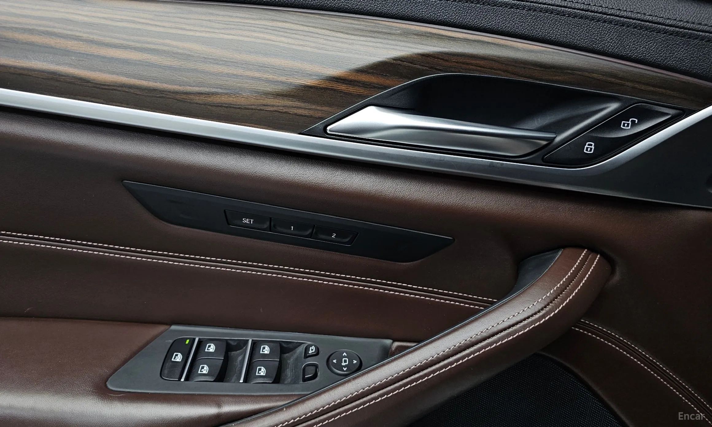 BMW 5 Series (G30) превью 12