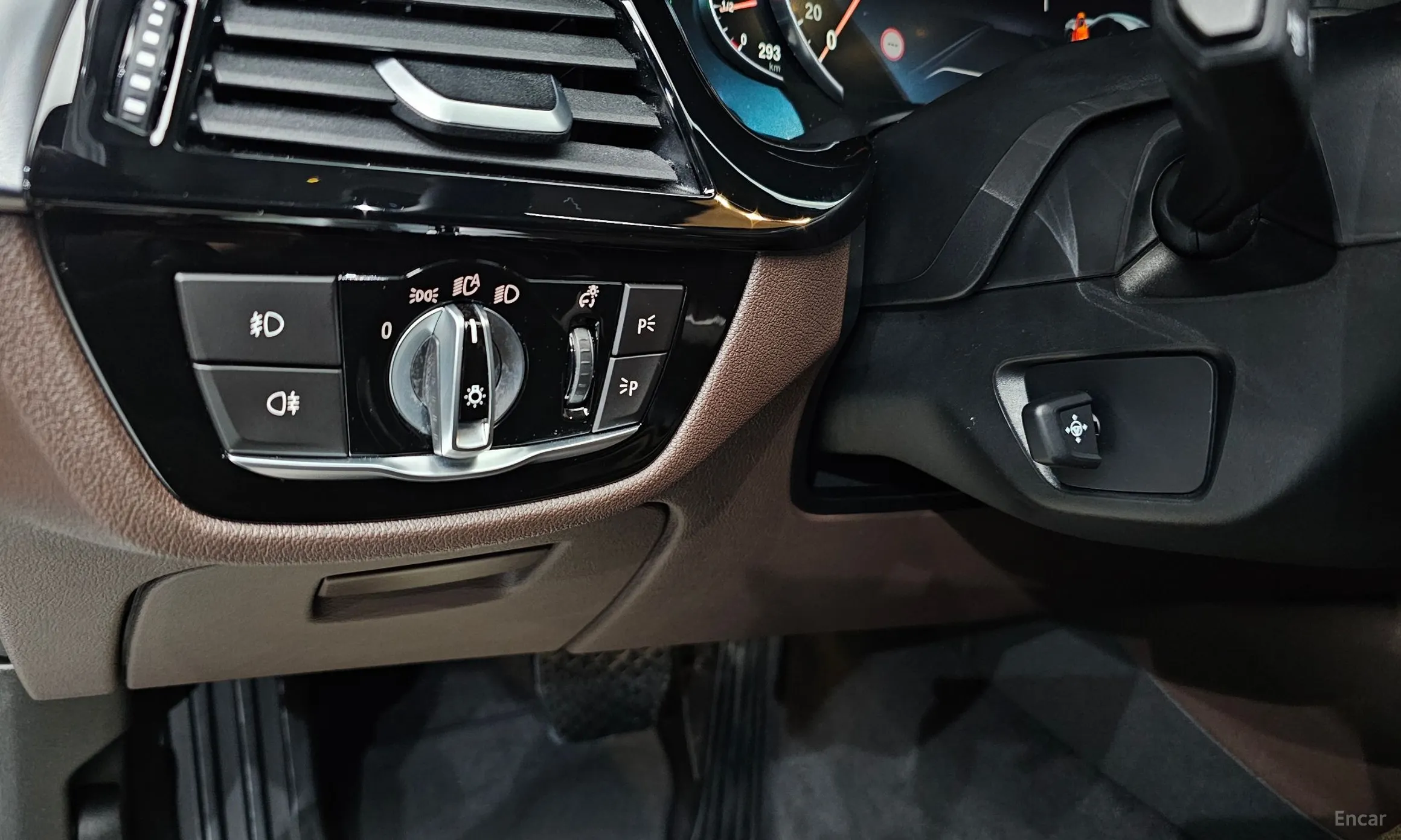 BMW 5 Series (G30) превью 13