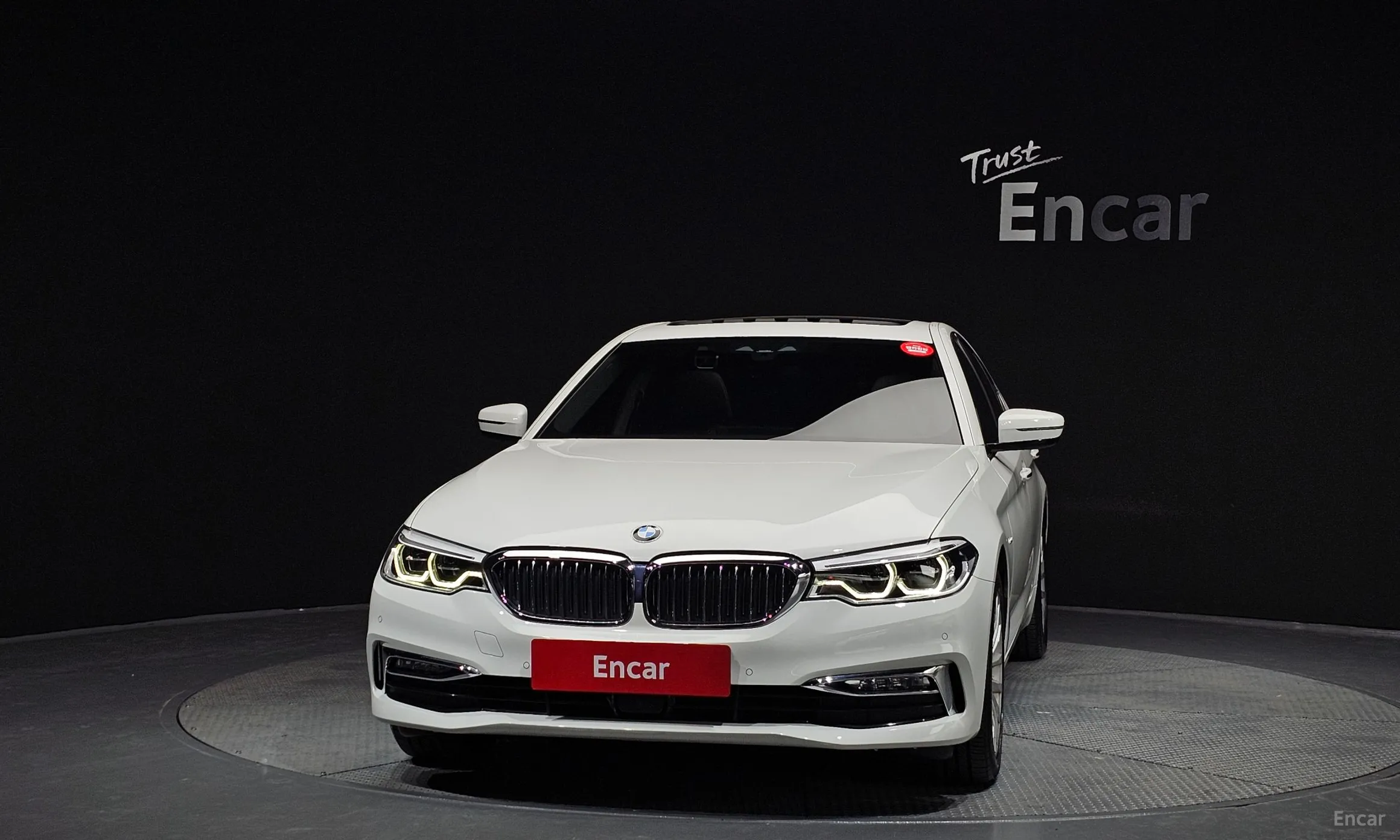 BMW 5 Series (G30) превью 3