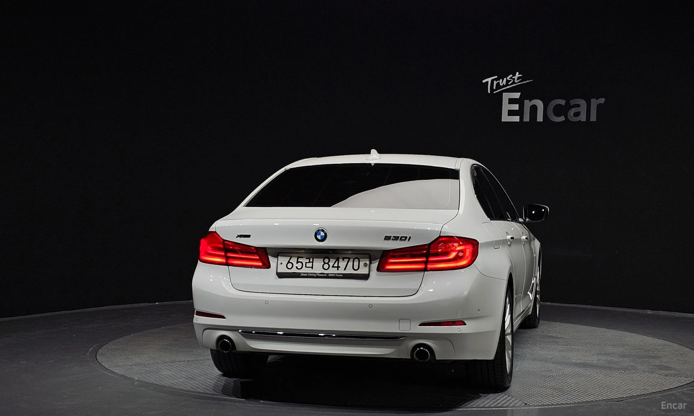 BMW 5 Series (G30) превью 4