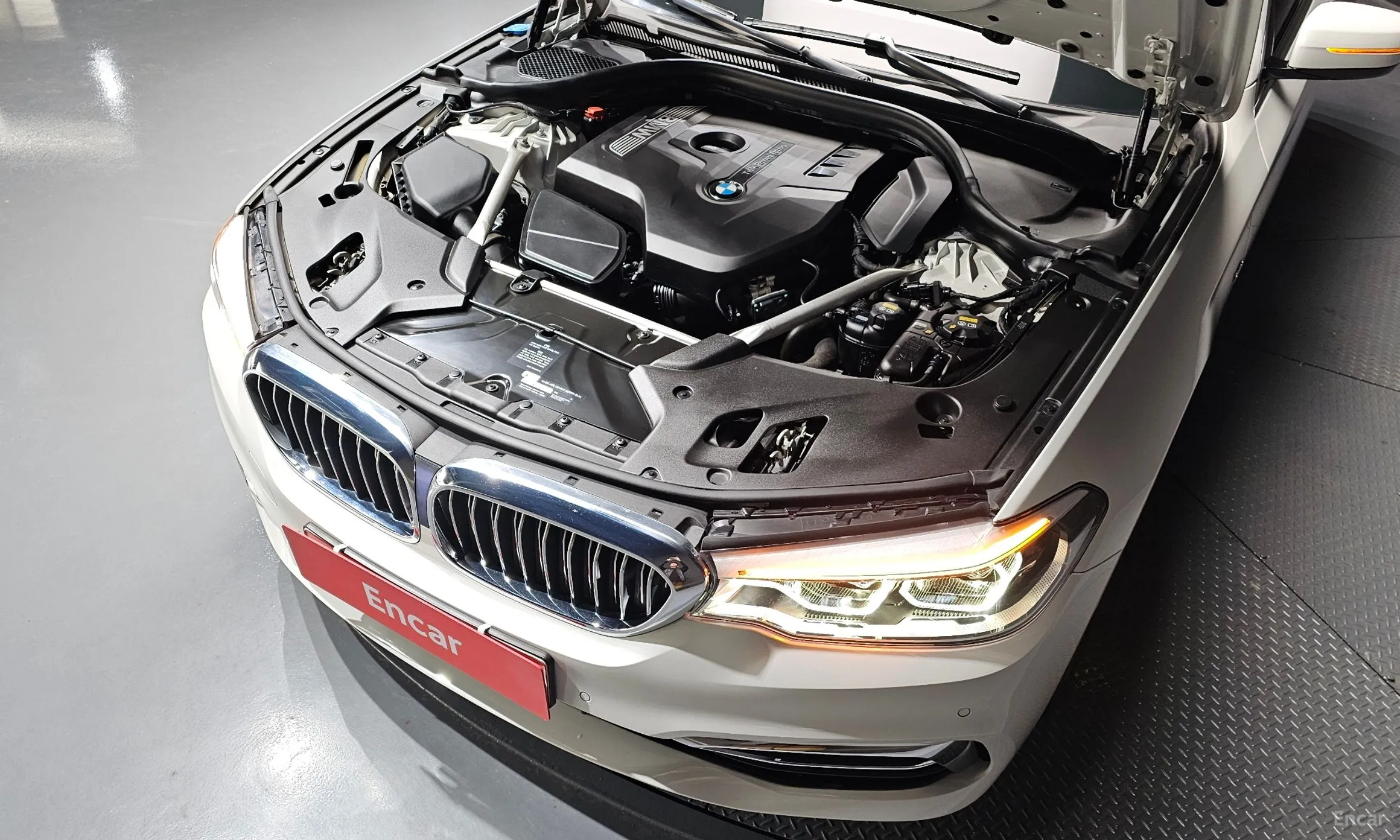 BMW 5 Series (G30) превью 6