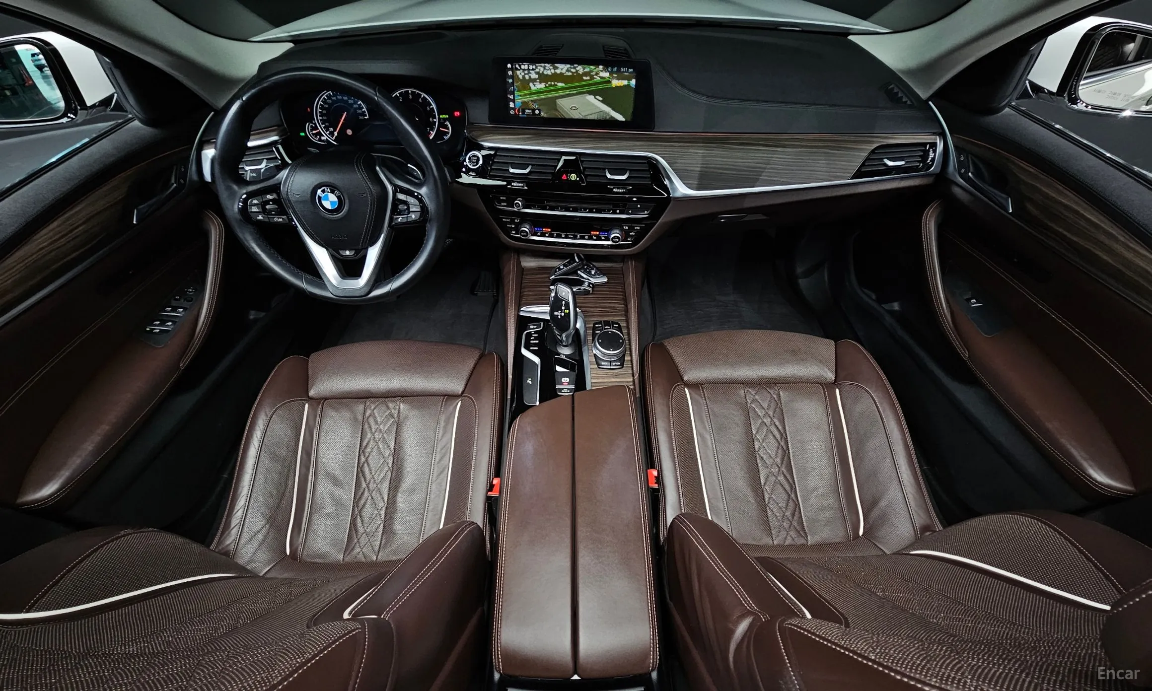BMW 5 Series (G30) превью 7