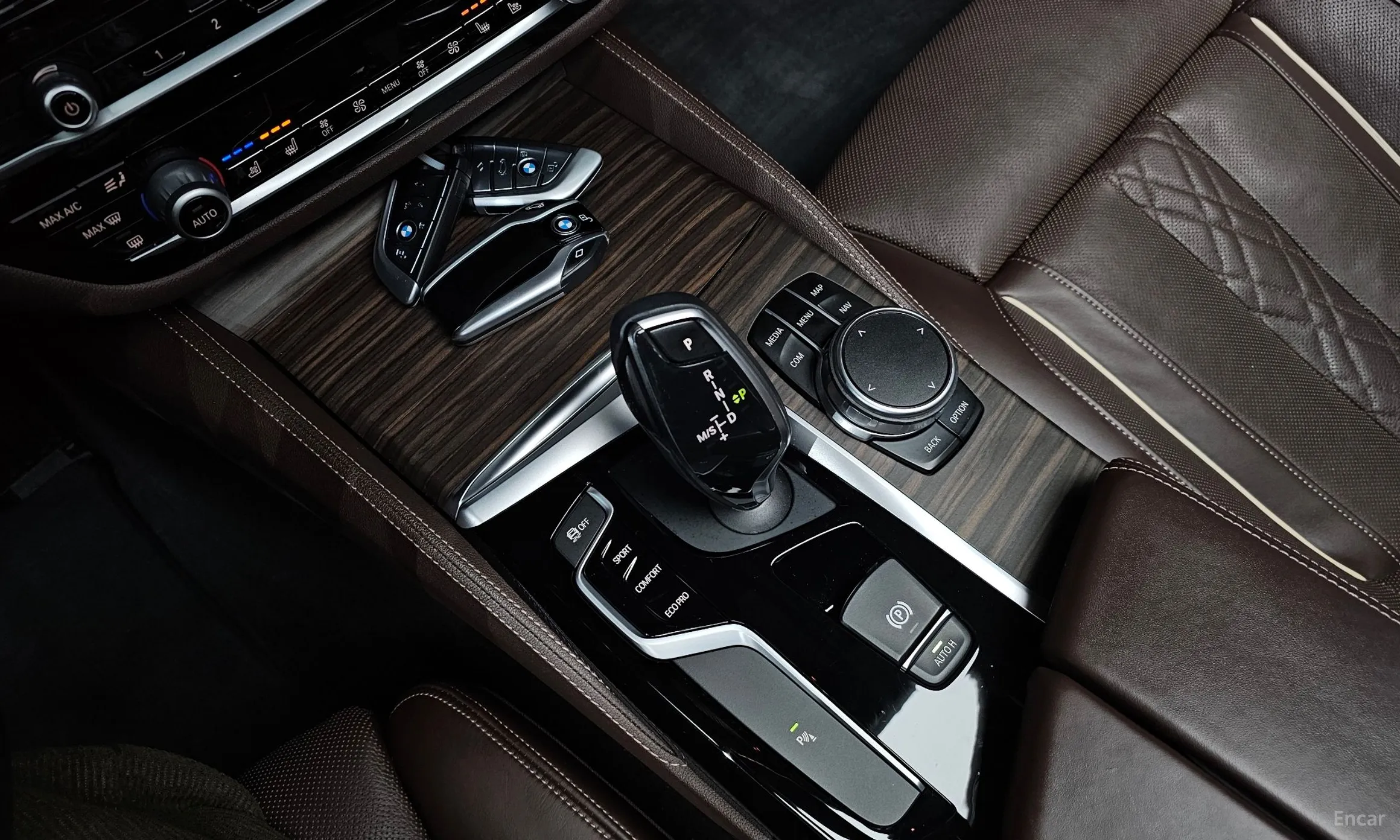 BMW 5 Series (G30) превью 9