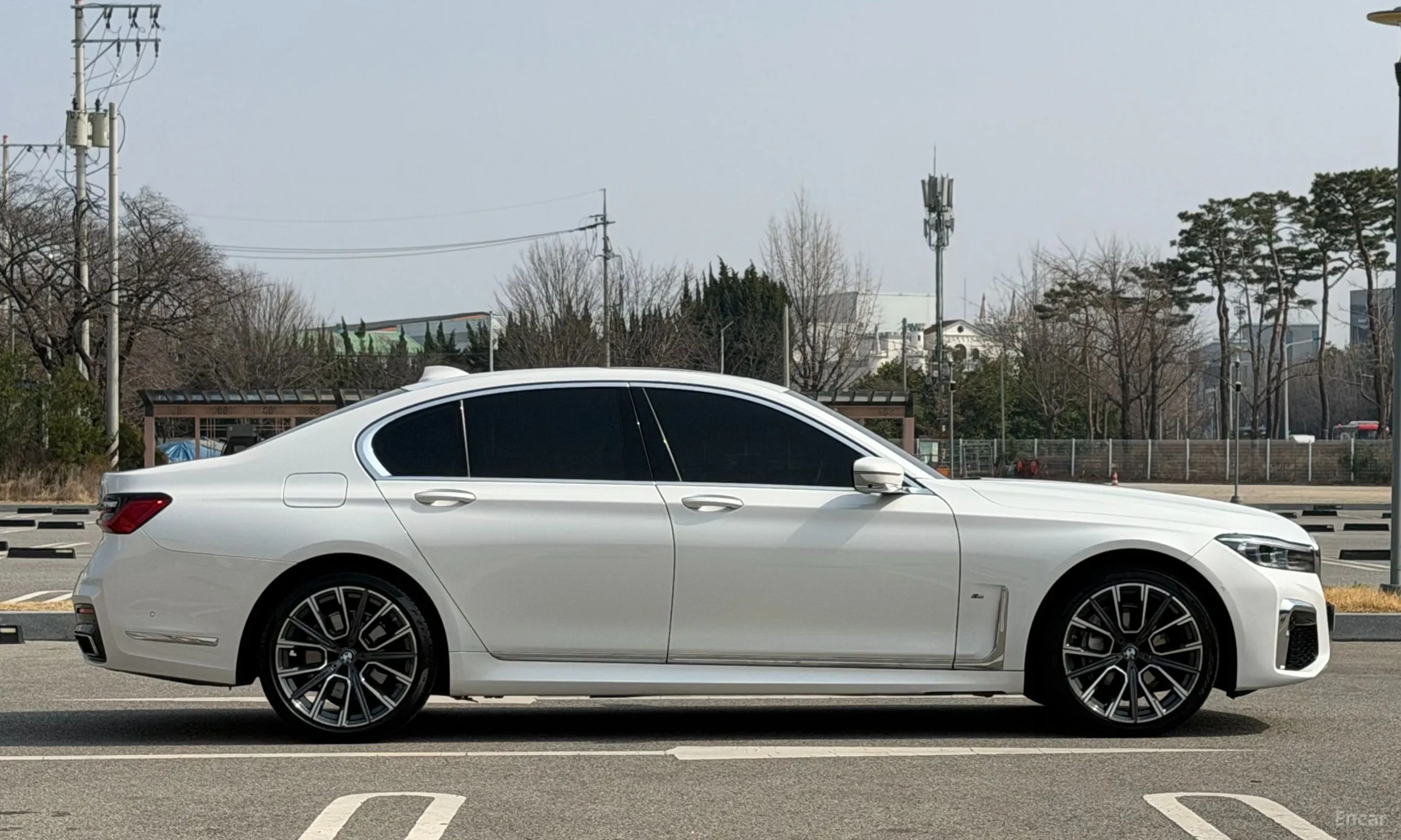 BMW 7 Series (G11) превью 12