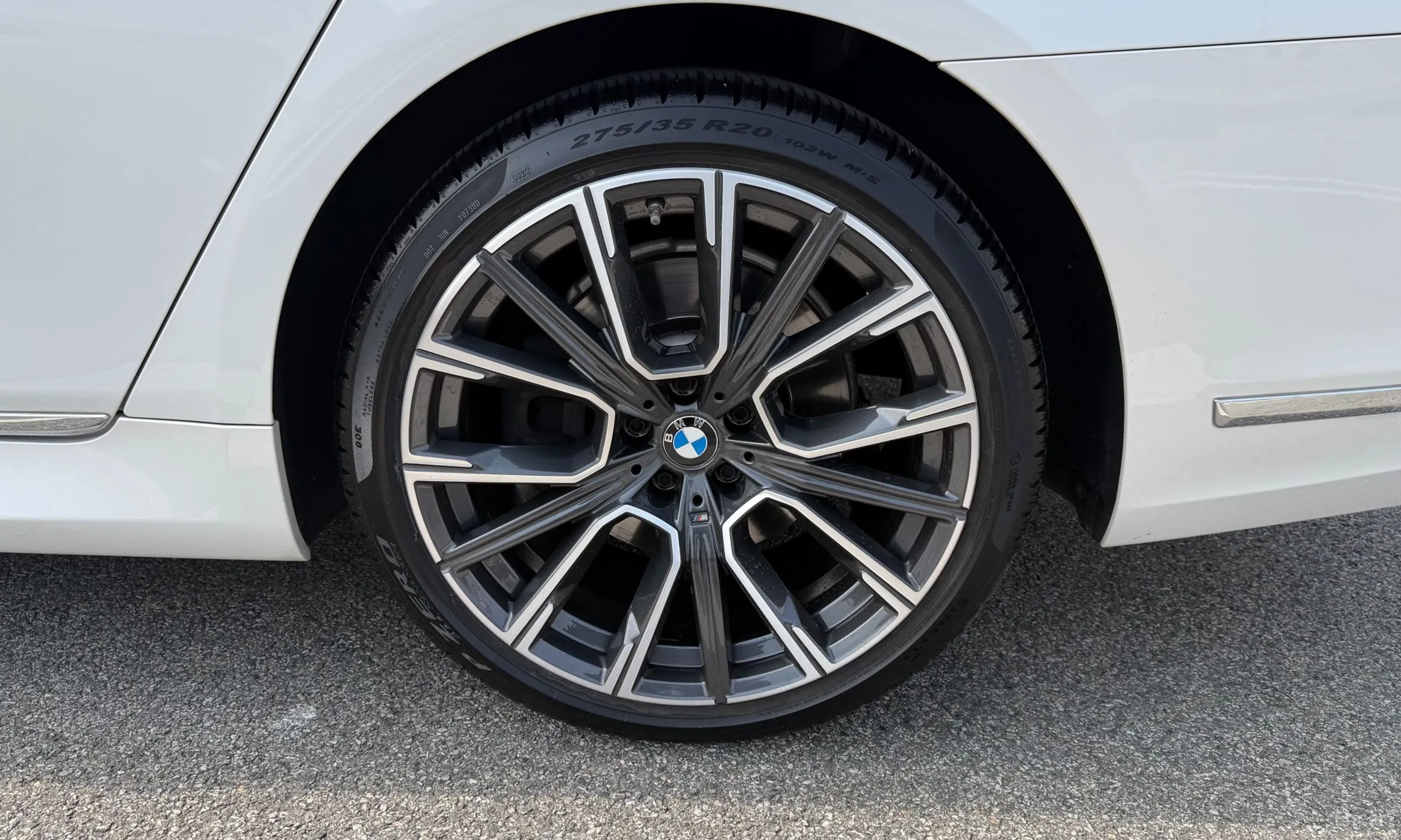 BMW 7 Series (G11) превью 5