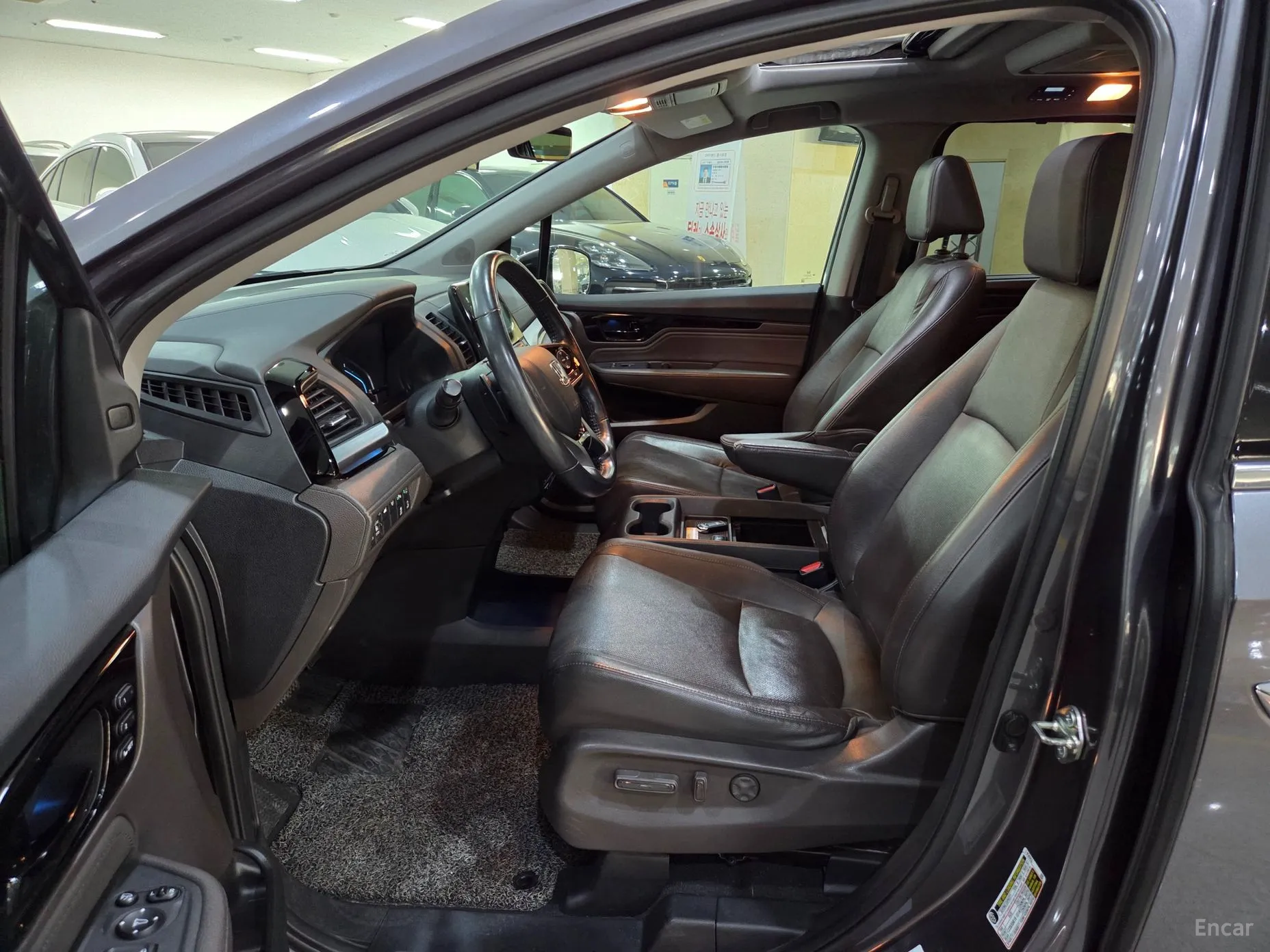 Honda Odyssey превью 6