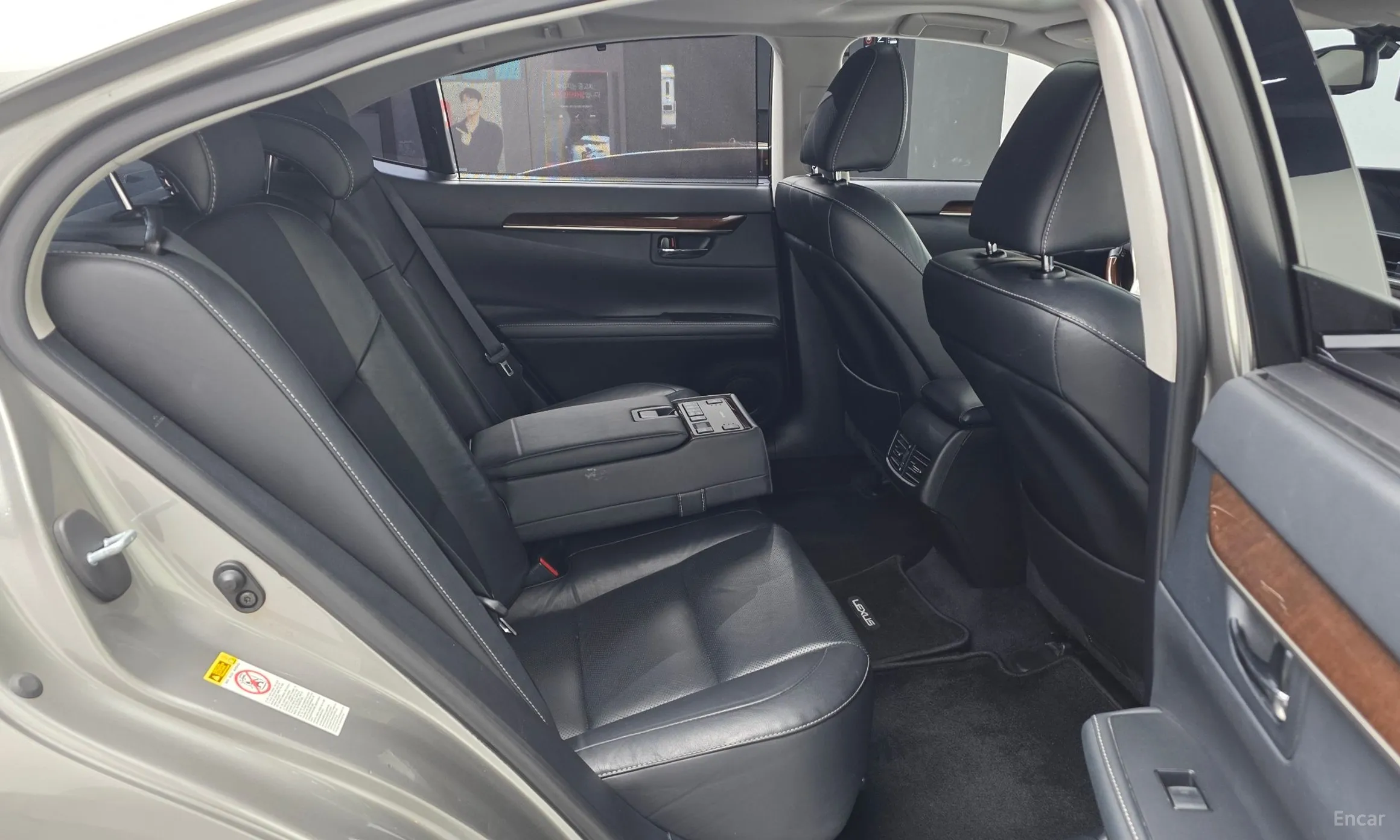 Lexus New ES300h превью 12