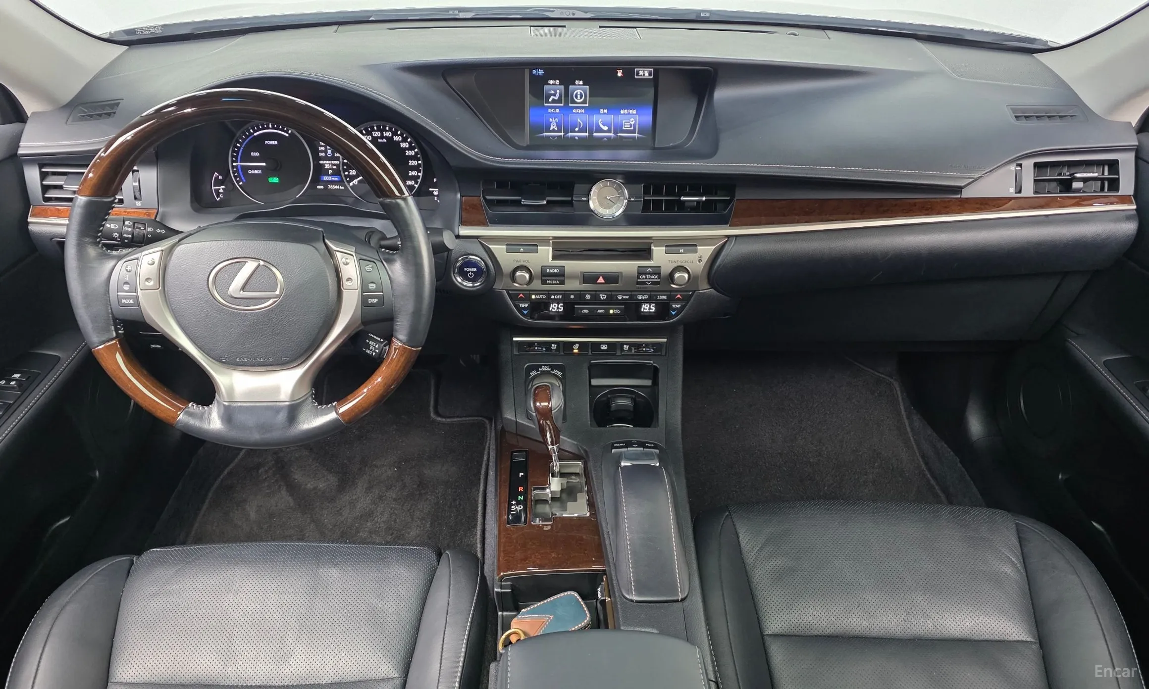 Lexus New ES300h превью 7