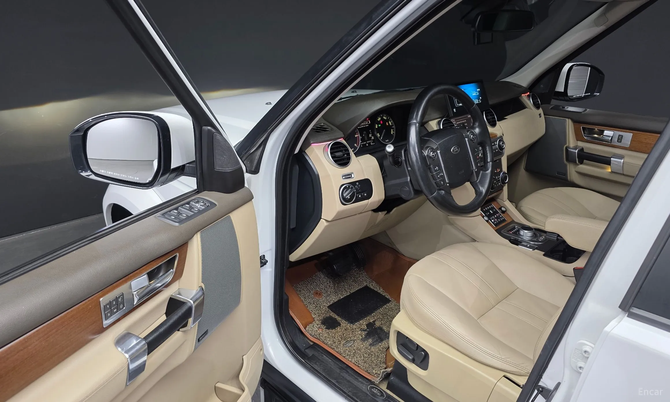 Land Rover Discovery 4 превью 10