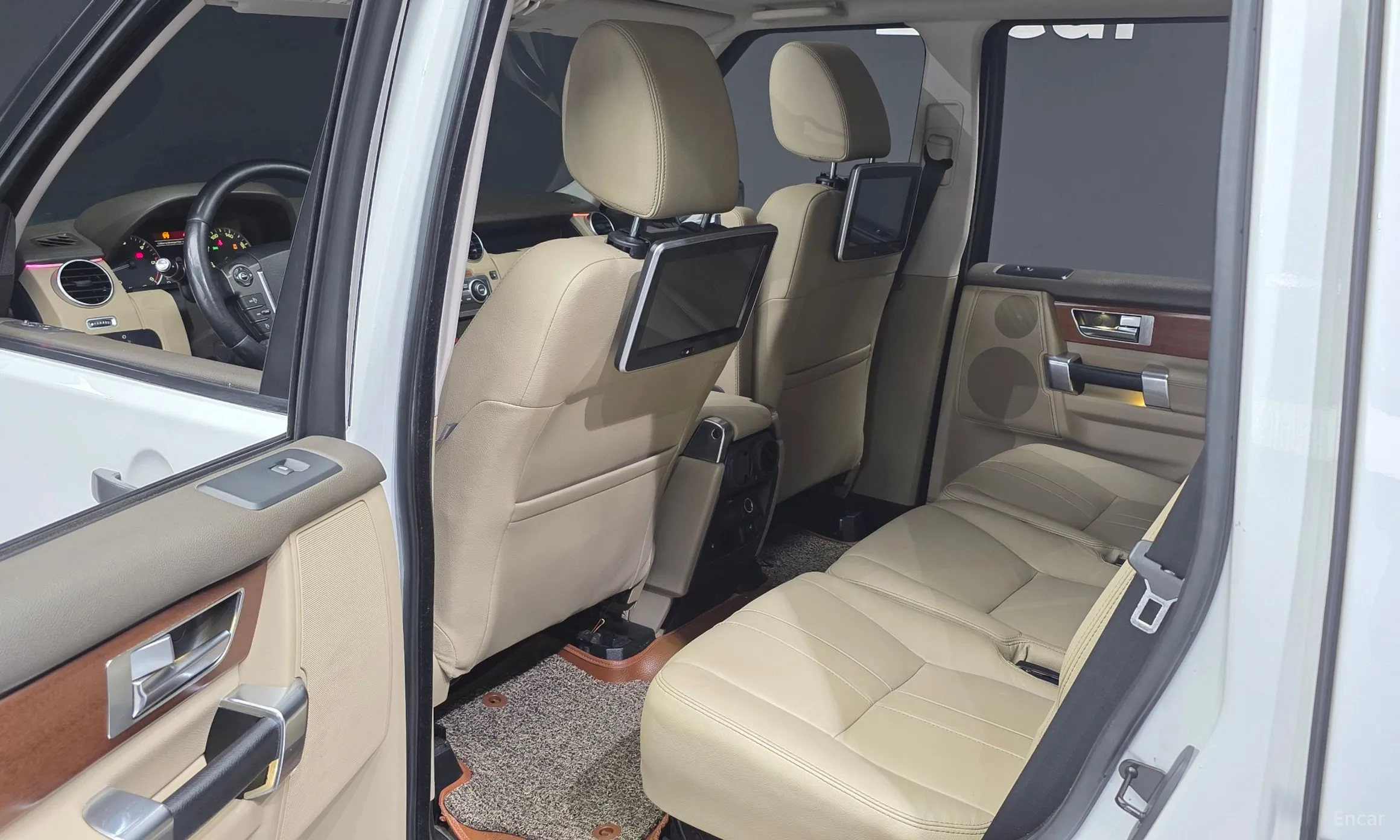 Land Rover Discovery 4 превью 11