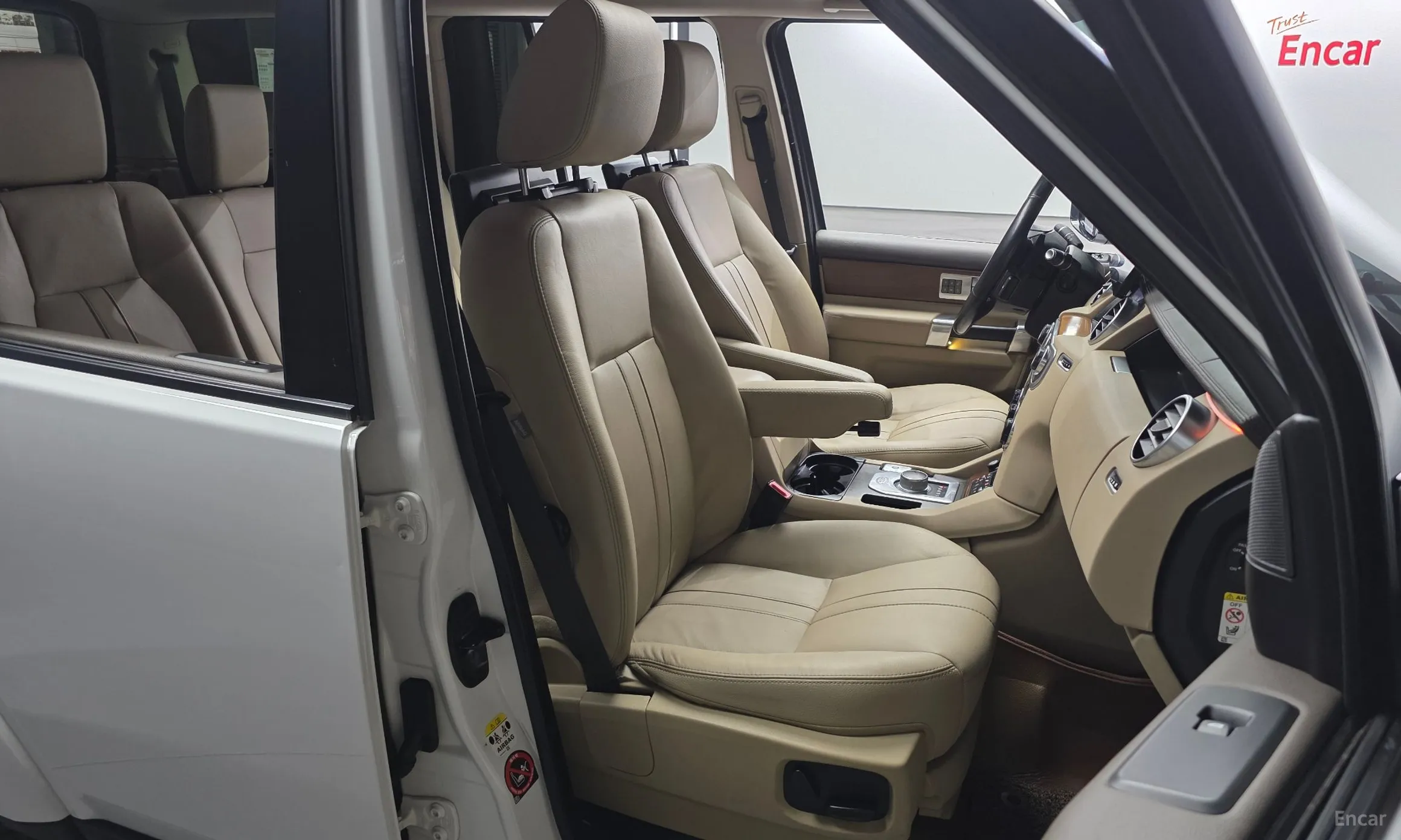 Land Rover Discovery 4 превью 12