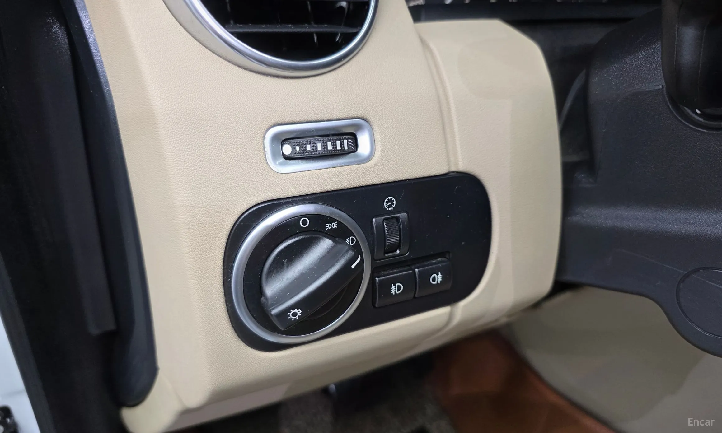 Land Rover Discovery 4 превью 15