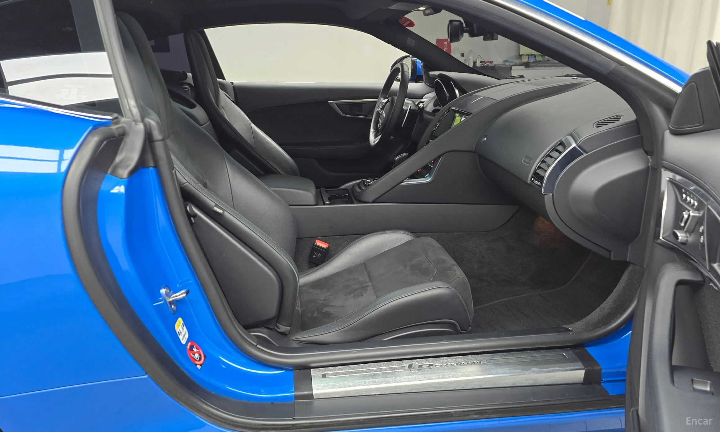 Jaguar F-TYPE превью 11