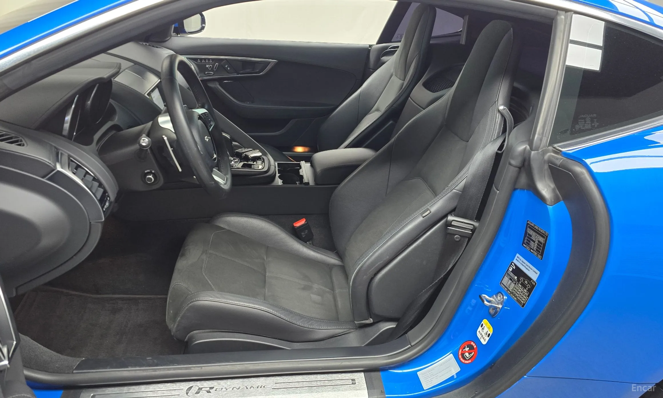 Jaguar F-TYPE превью 7