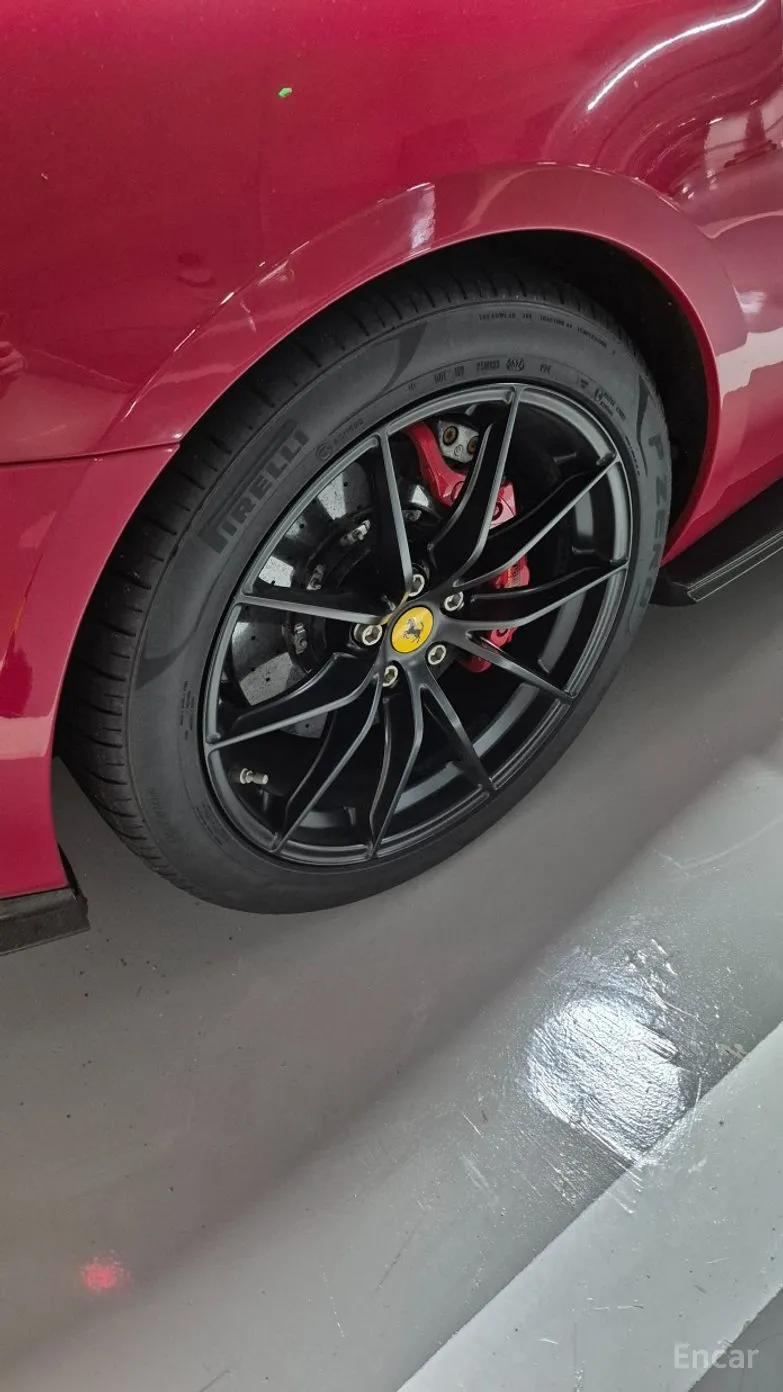 Ferrari 812 Superfast превью 12