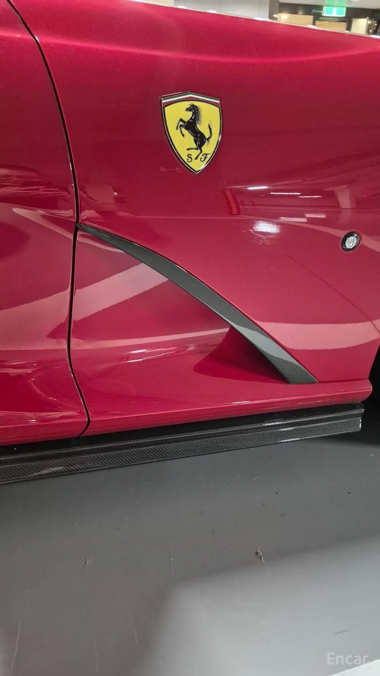 Ferrari 812 Superfast превью 3