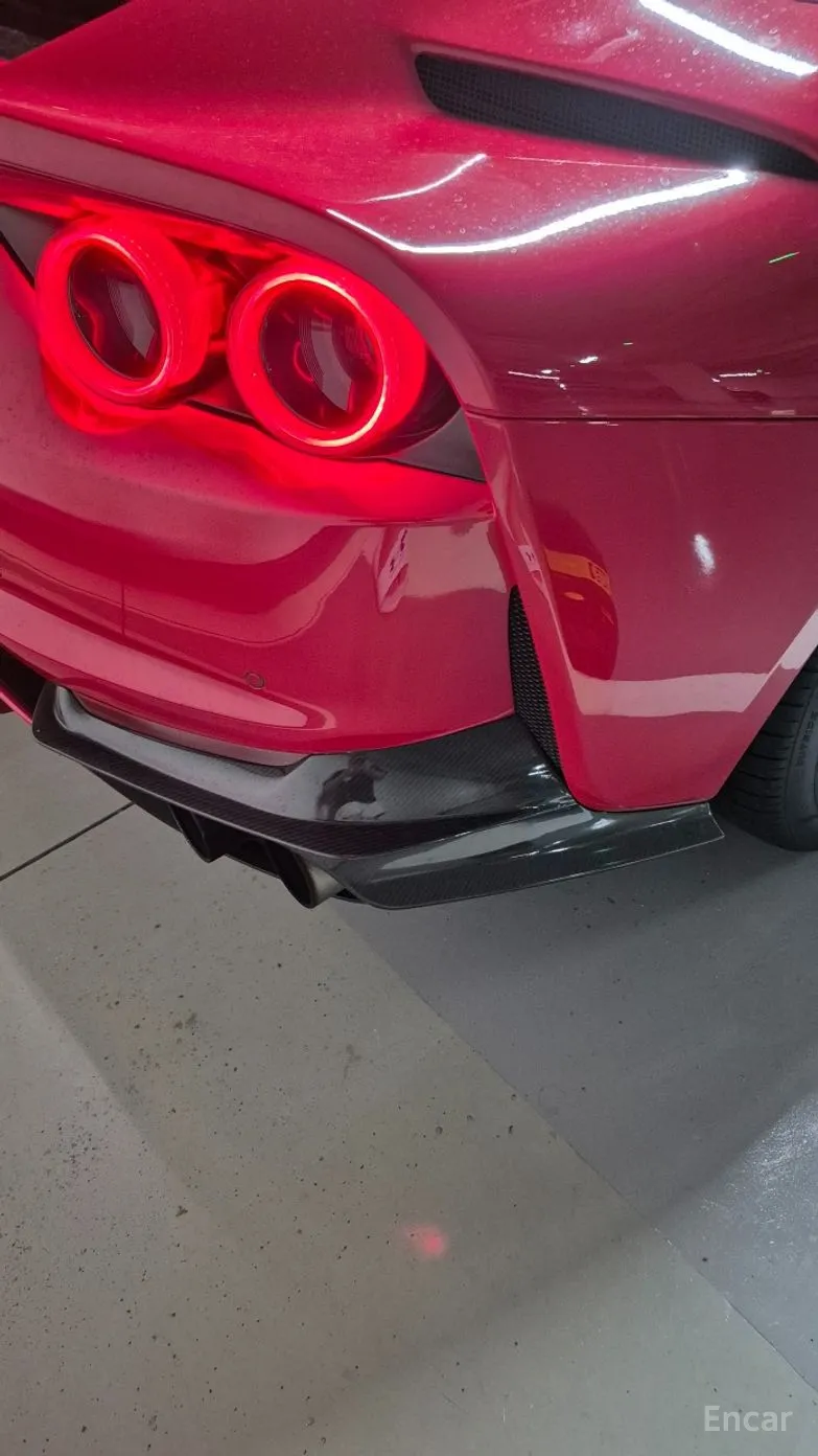 Ferrari 812 Superfast превью 4
