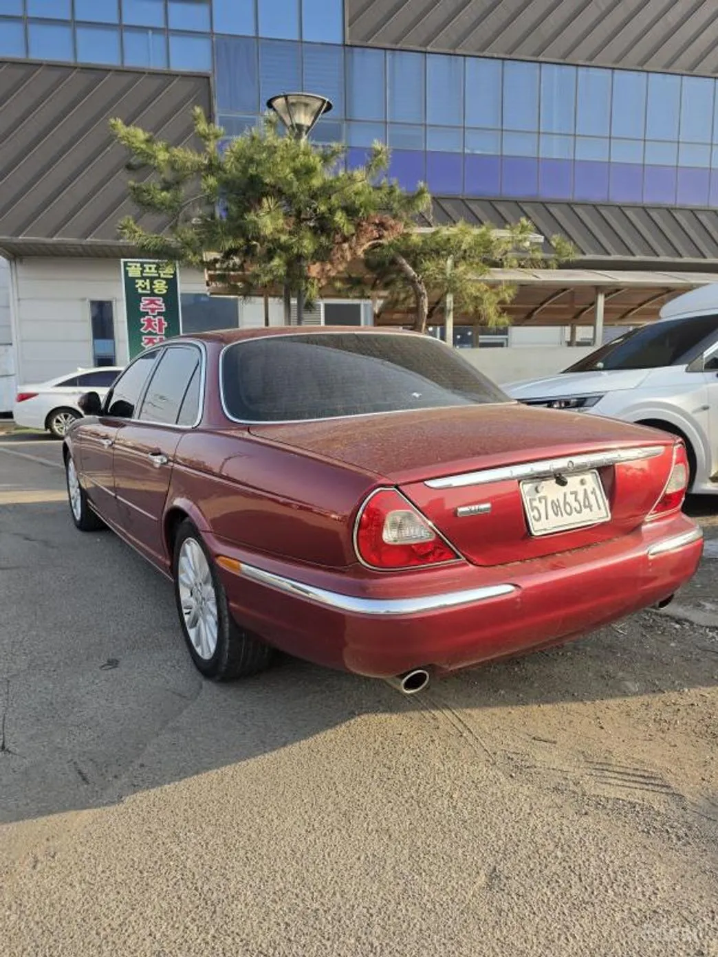 Jaguar XJ-6