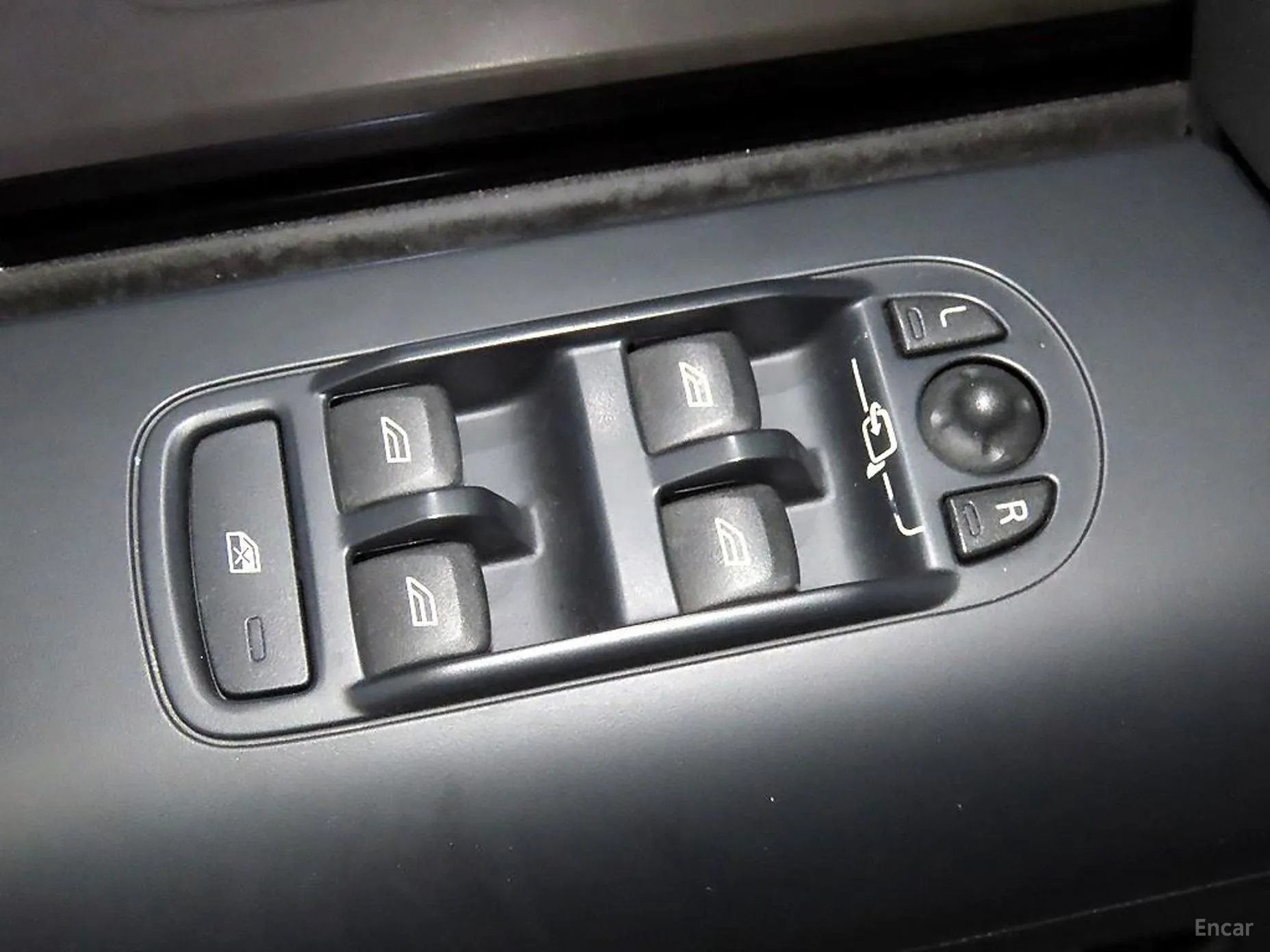 Land Rover Freelander 2 превью 13