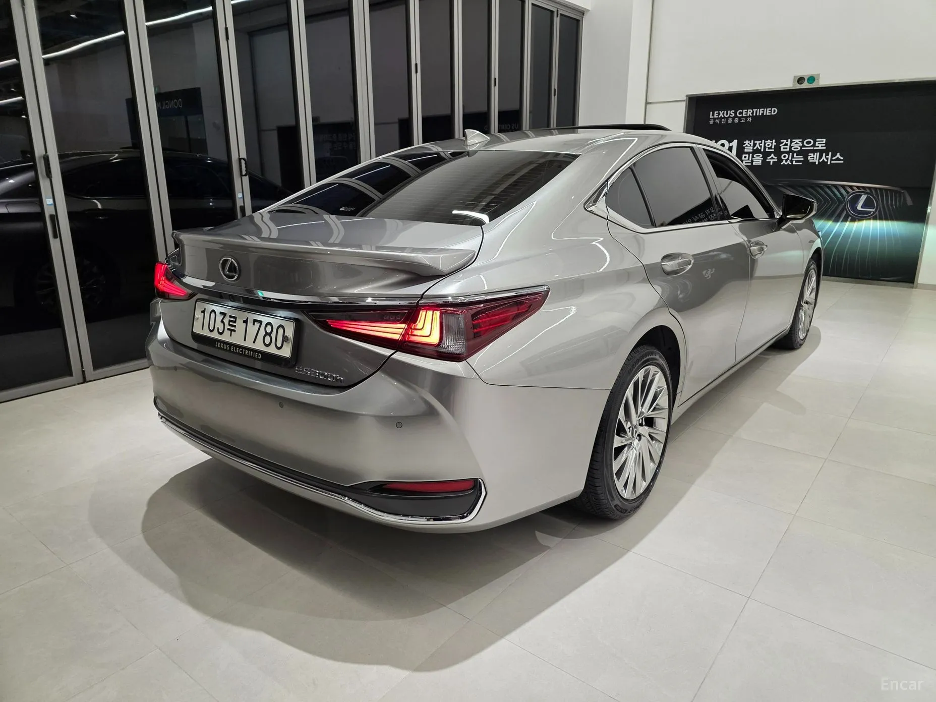 Lexus ES300h 7th Generation превью 2