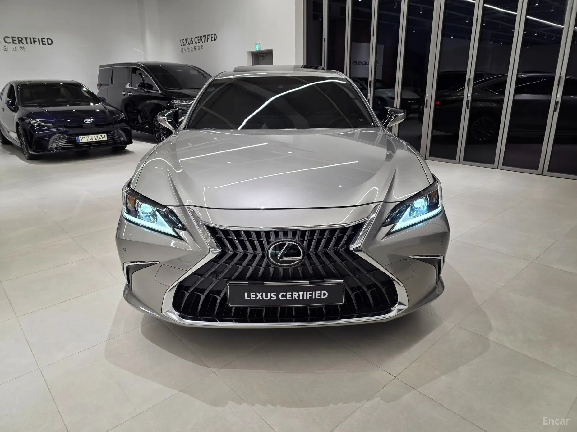 Lexus ES300h 7th Generation превью 3