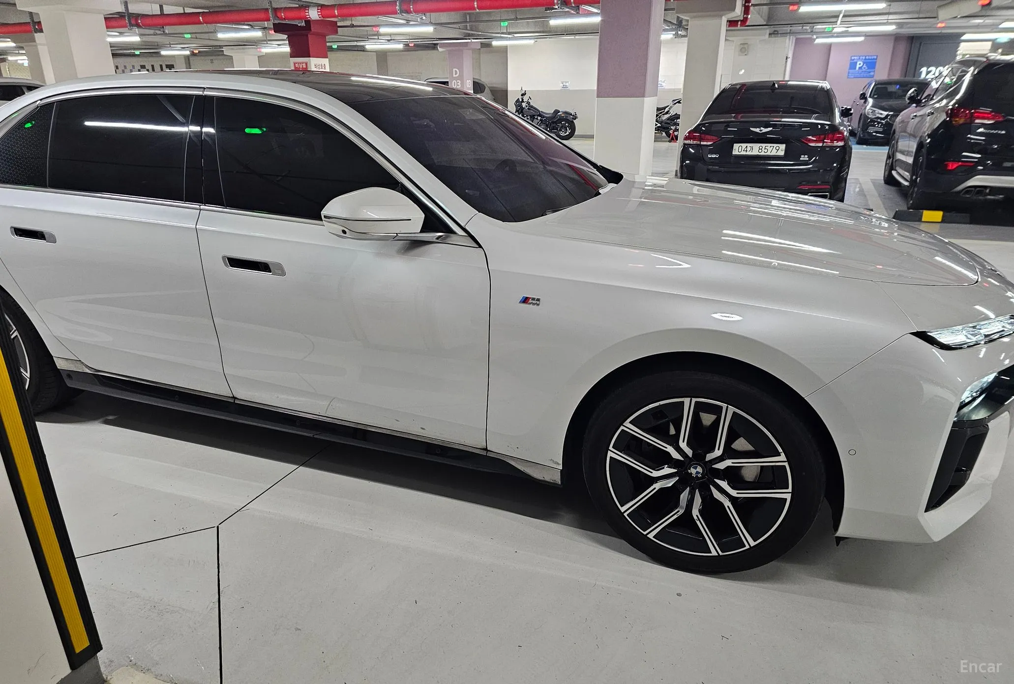 BMW 7 Series (G70) превью 3