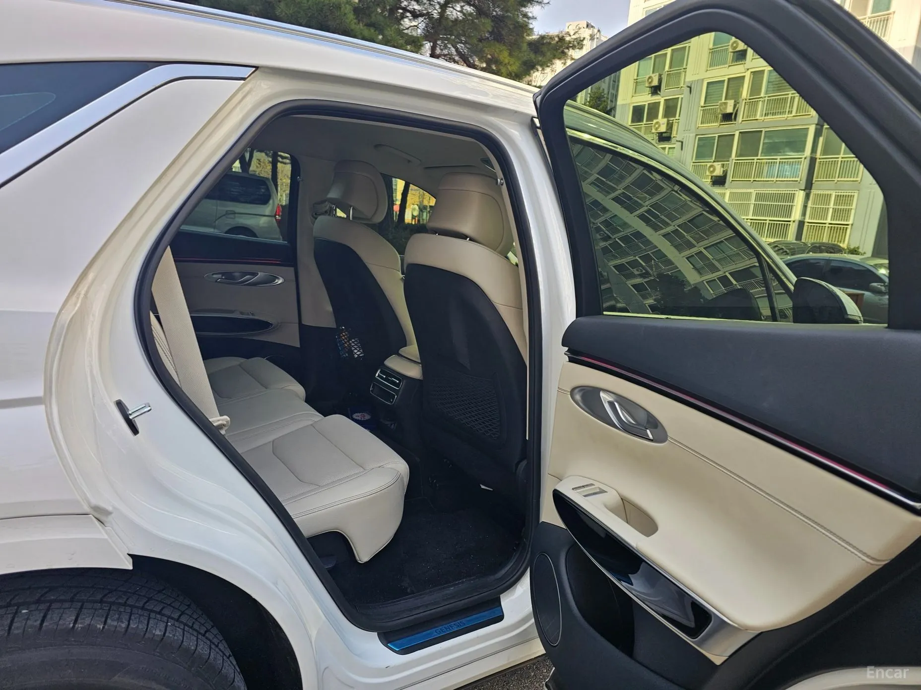 Genesis GV70 превью 12