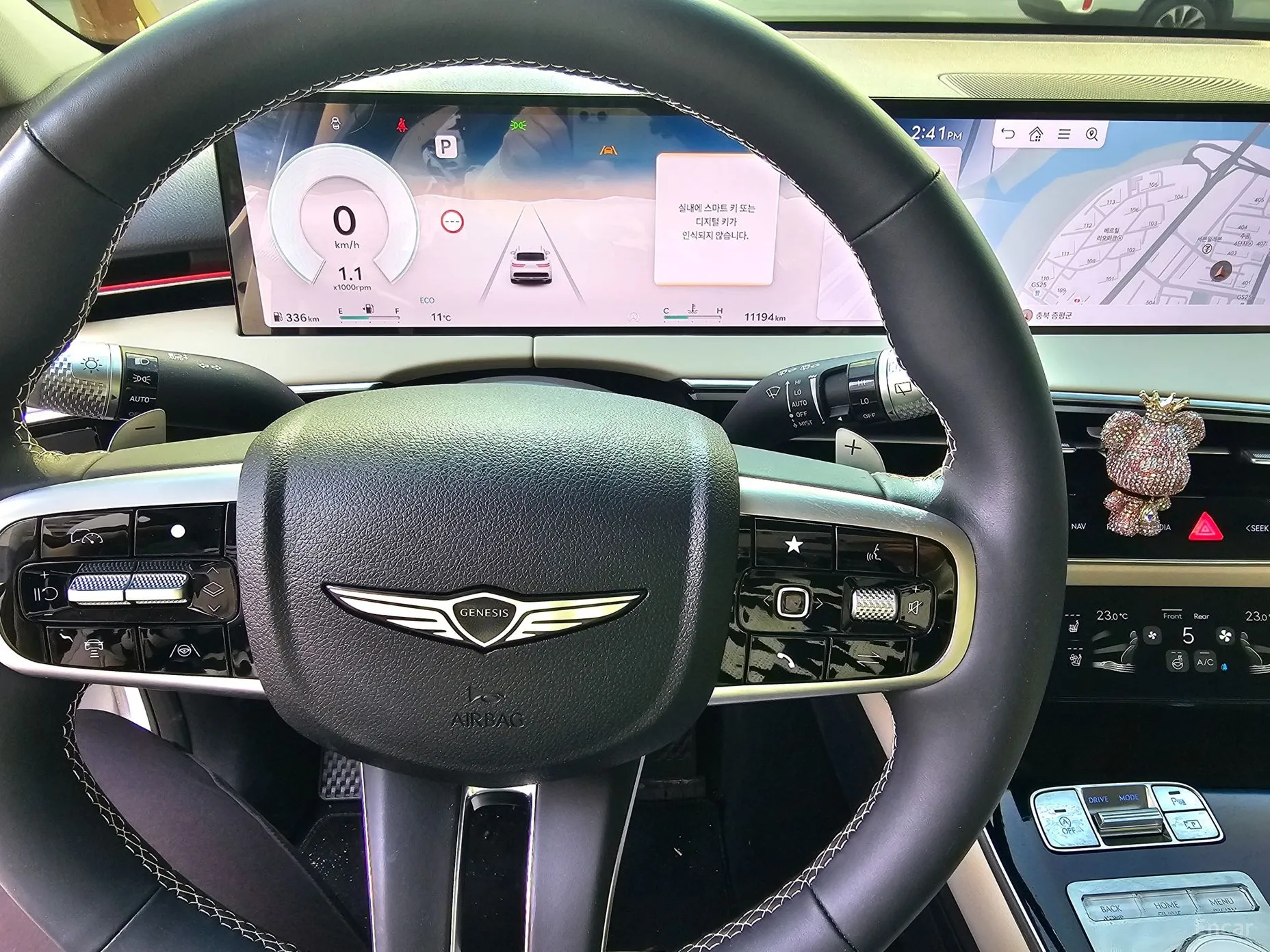 Genesis GV70 превью 15