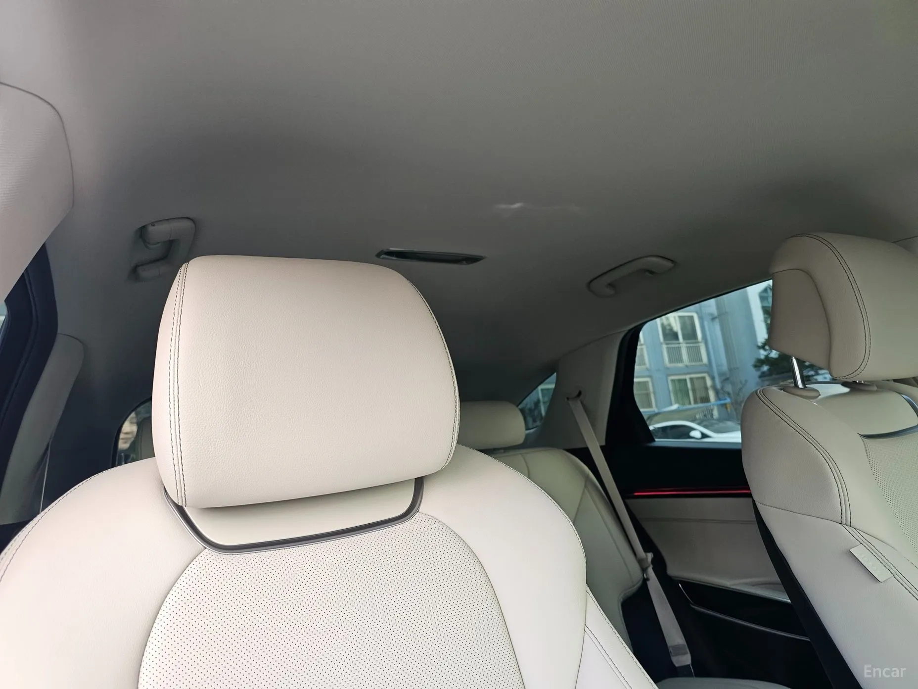 Genesis GV70 превью 17
