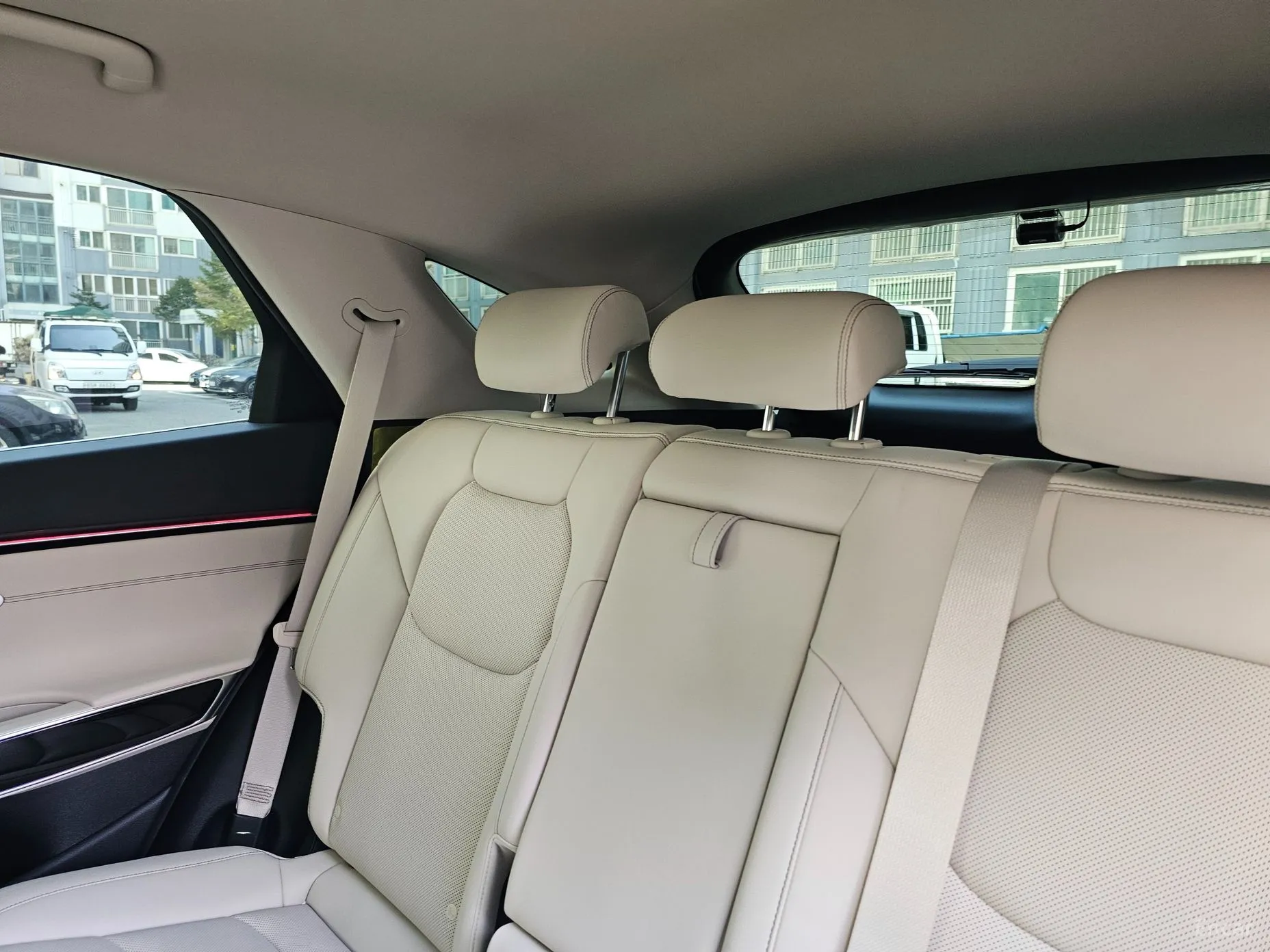 Genesis GV70 превью 19