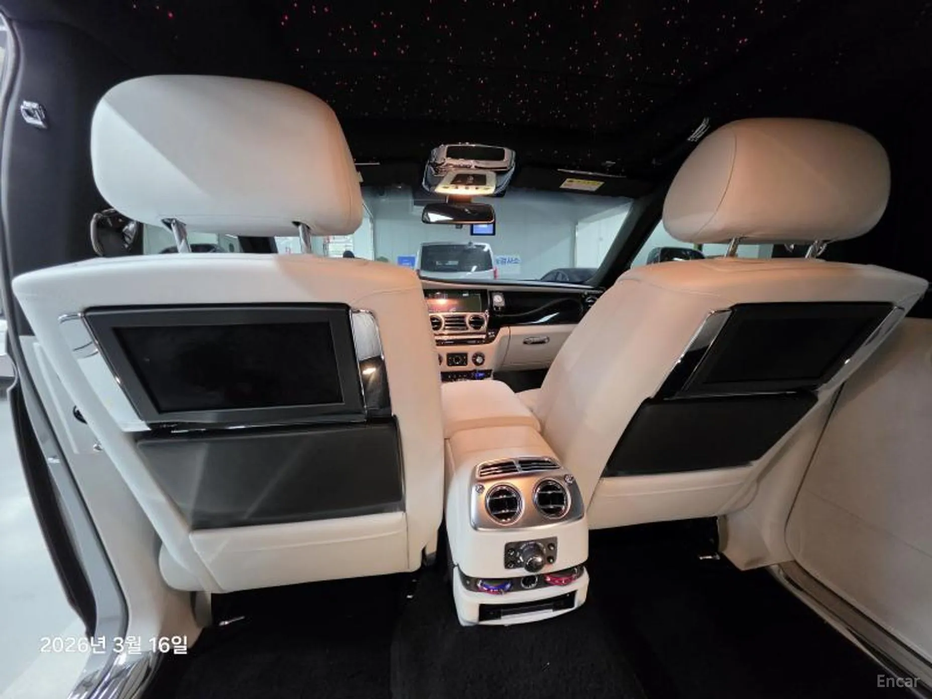 Rolls-Royce Ghost превью 11