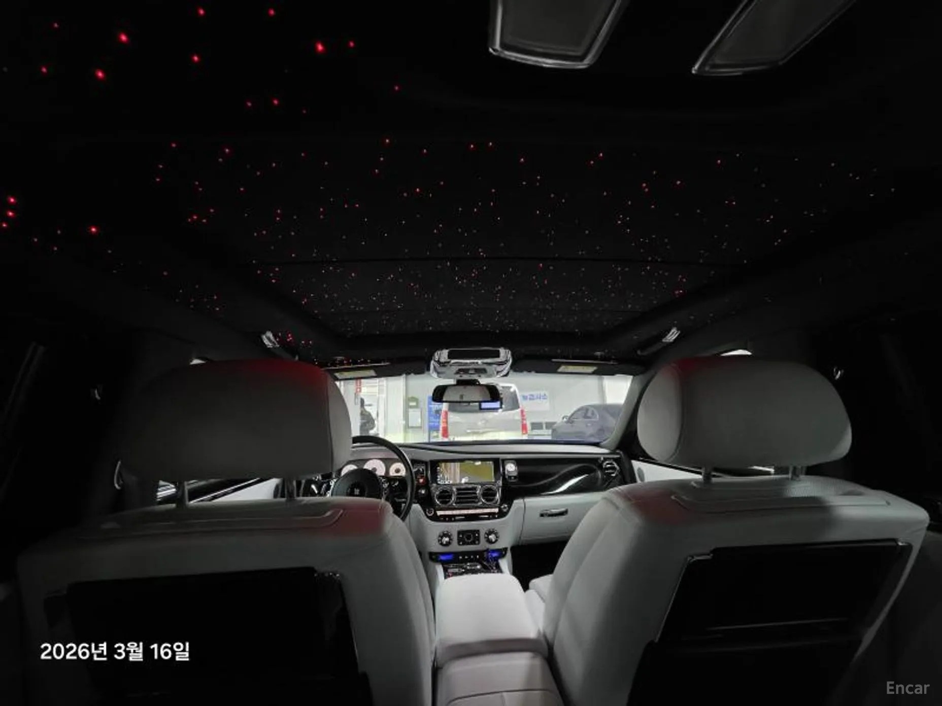 Rolls-Royce Ghost превью 14