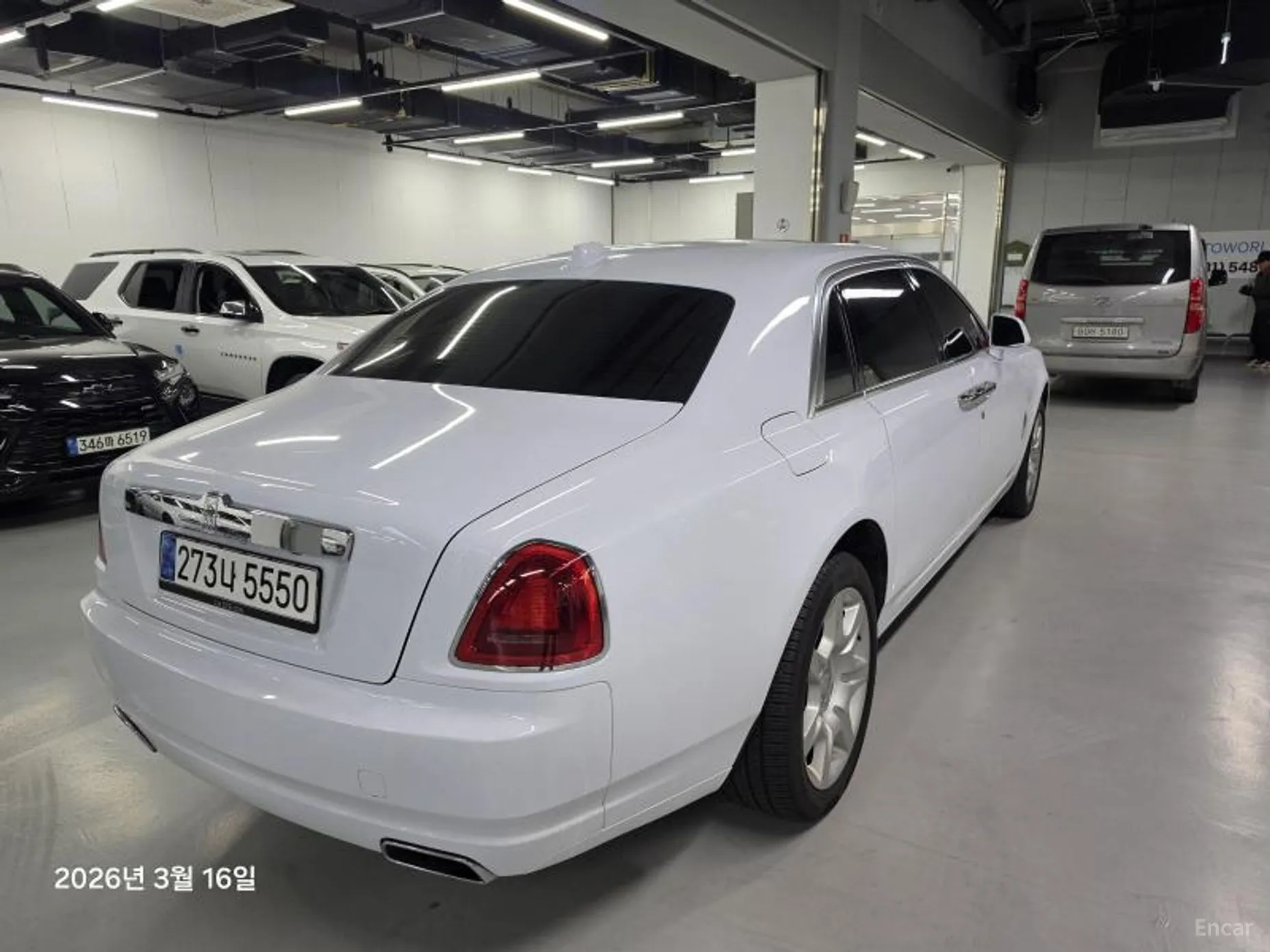 Rolls-Royce Ghost превью 2