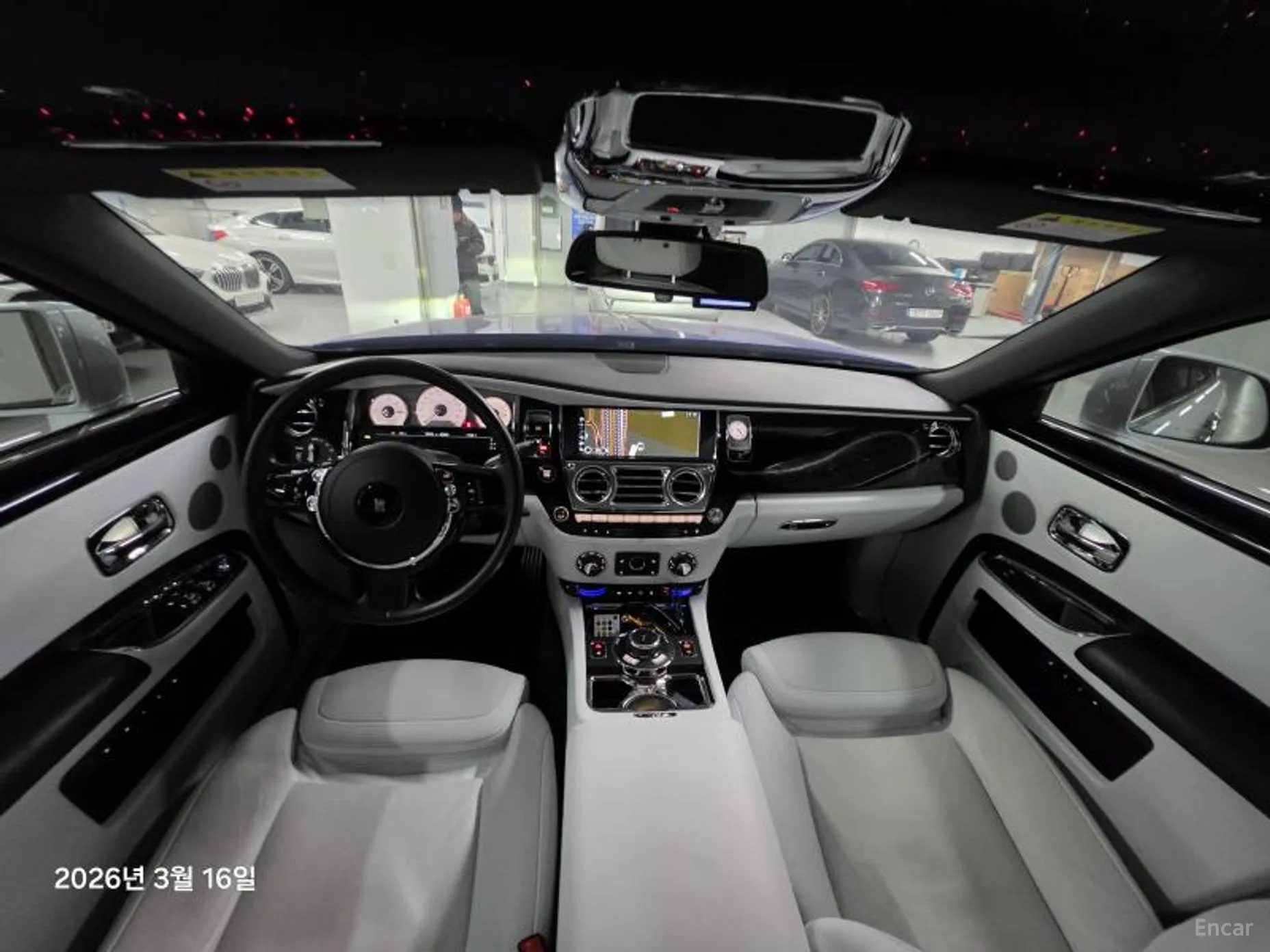 Rolls-Royce Ghost превью 6
