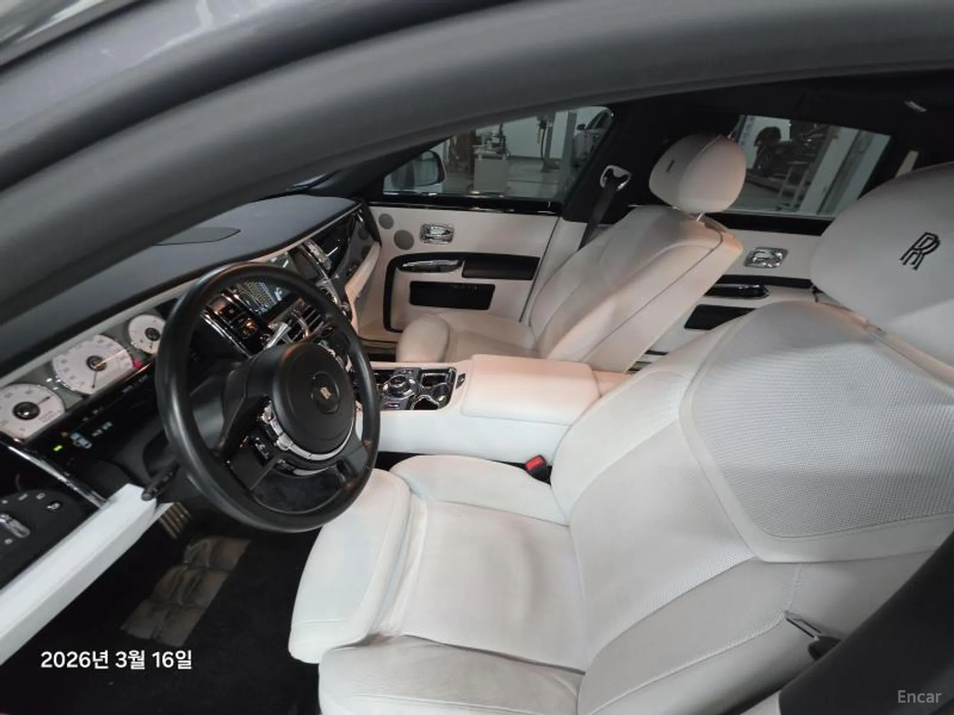 Rolls-Royce Ghost превью 7