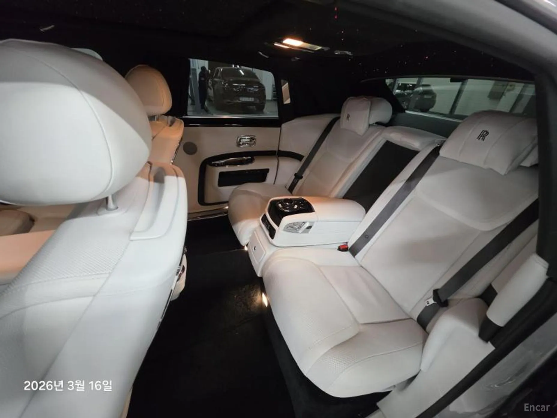 Rolls-Royce Ghost превью 8