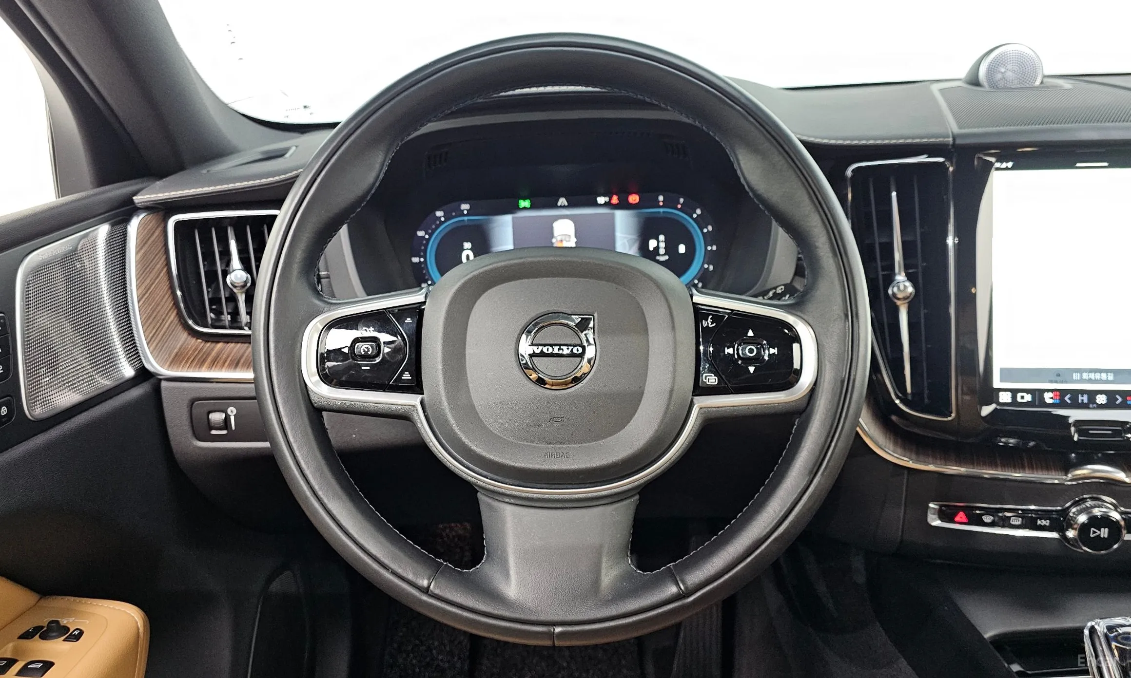 Volvo XC60 Gen 2 превью 14